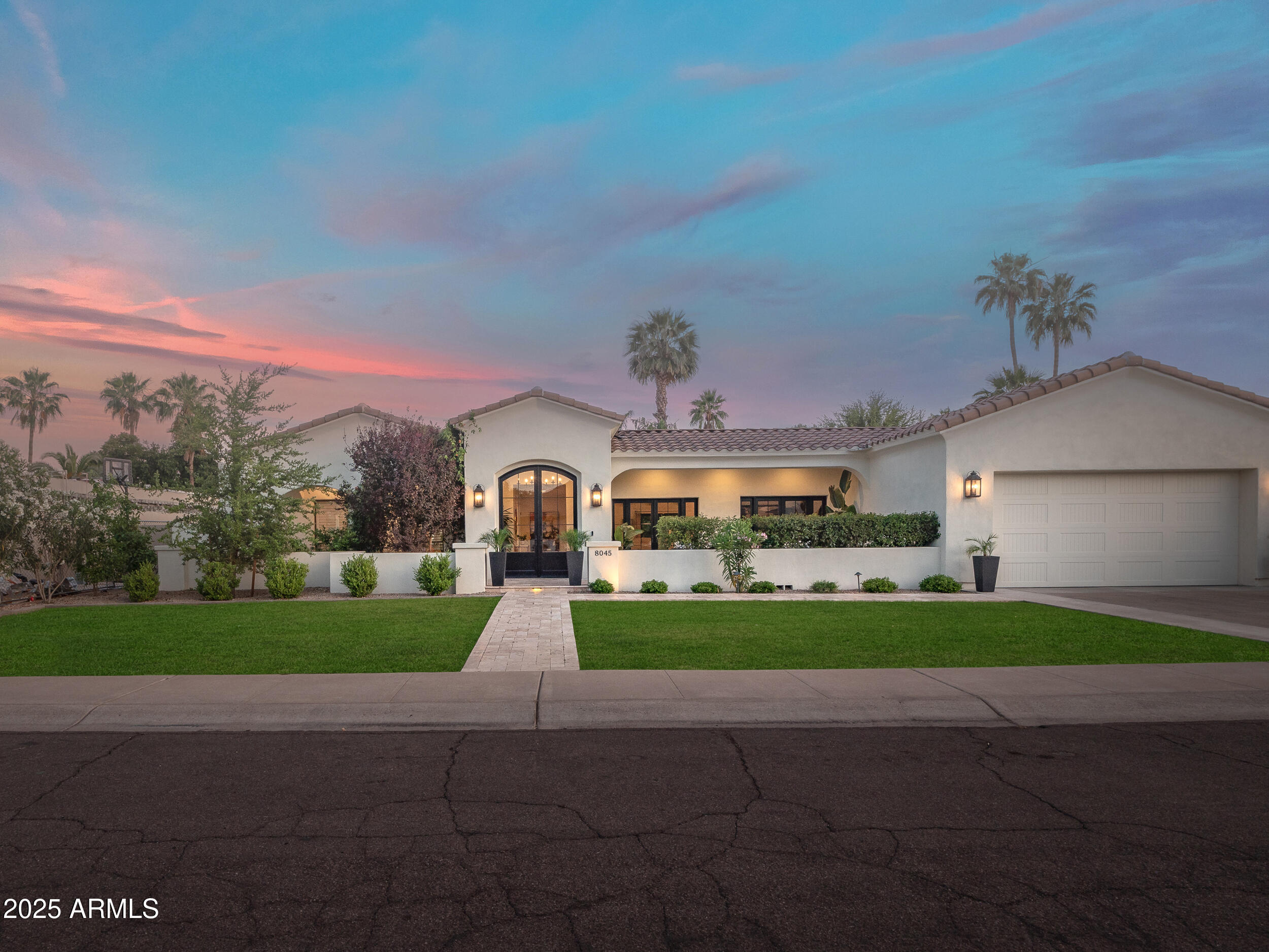 8045 E DEL CAVERNA Drive