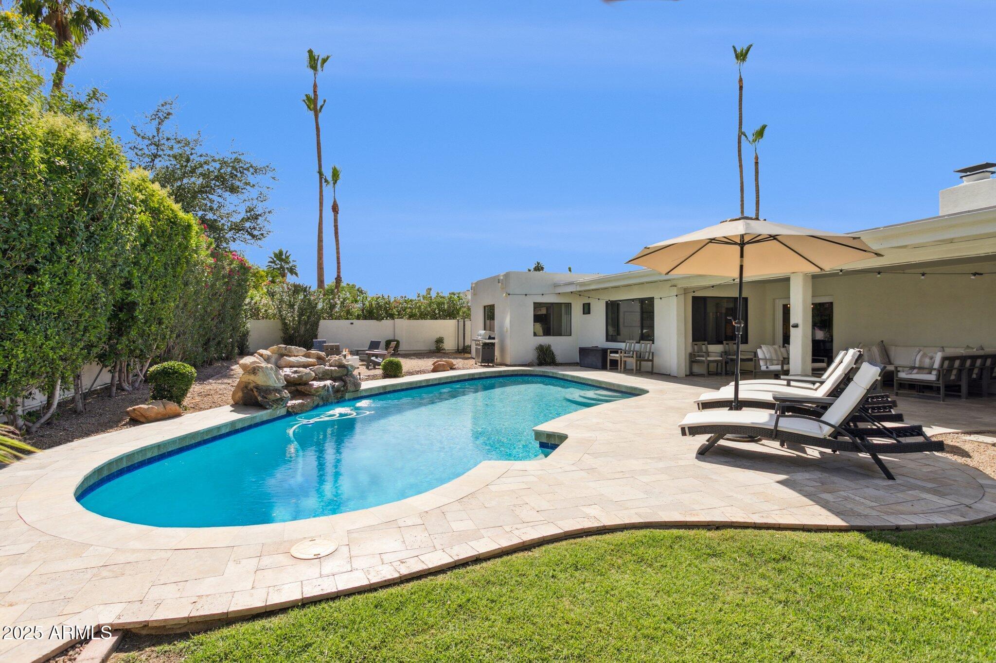 8045 E DEL CAVERNA Drive