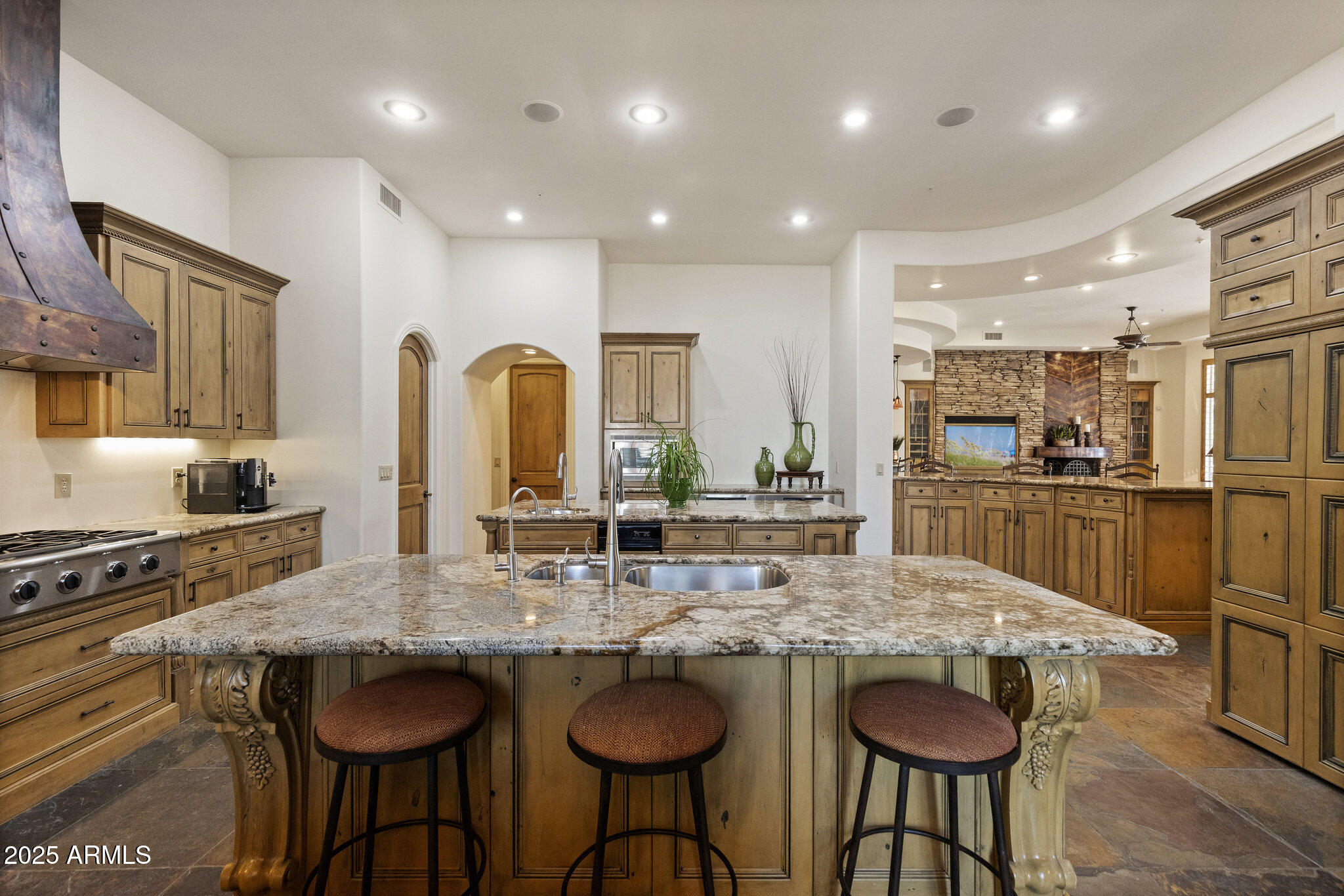 7640 E POINSETTIA Drive