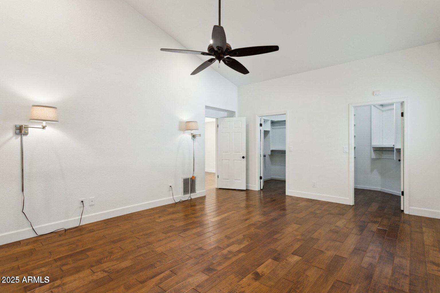 8943 N 80th Place