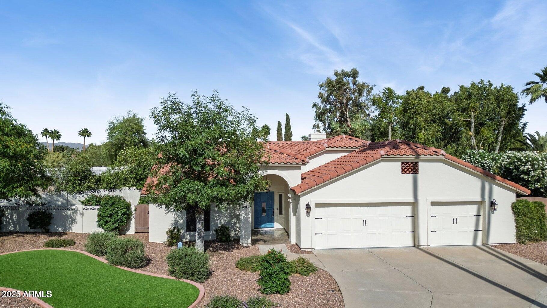 8943 N 80th Place