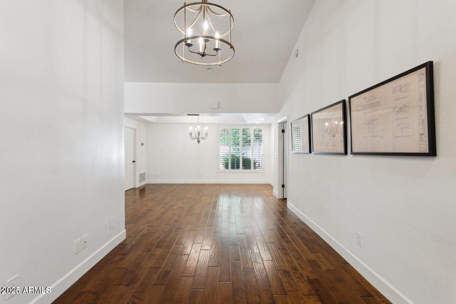 8943 N 80th Place