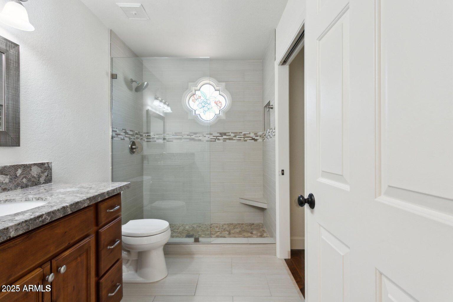 8943 N 80th Place