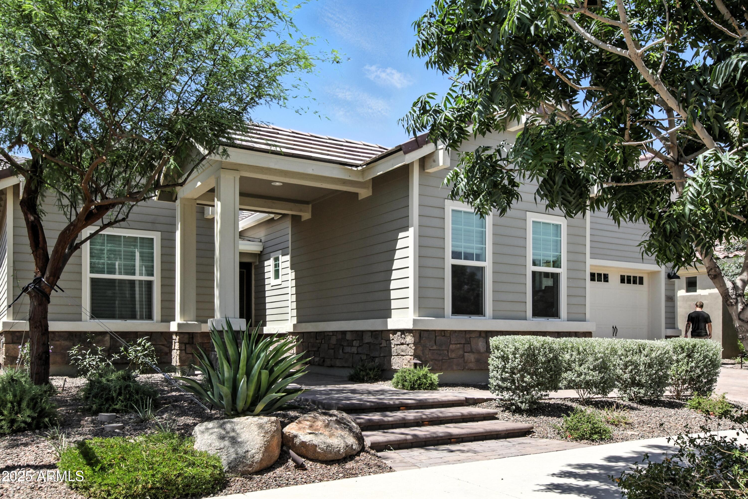 1948 W PASO Trail