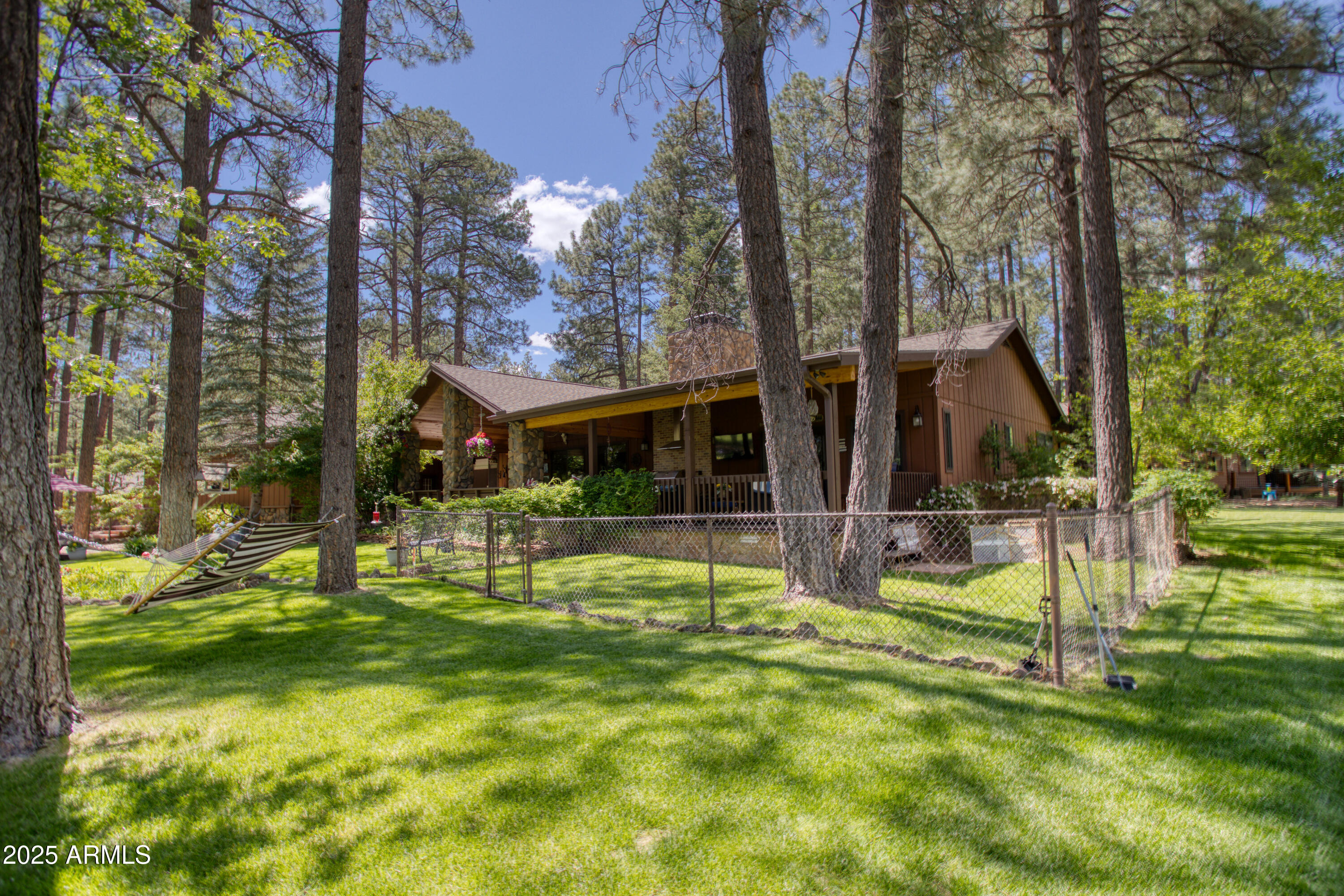 3437 RED ROBIN Road