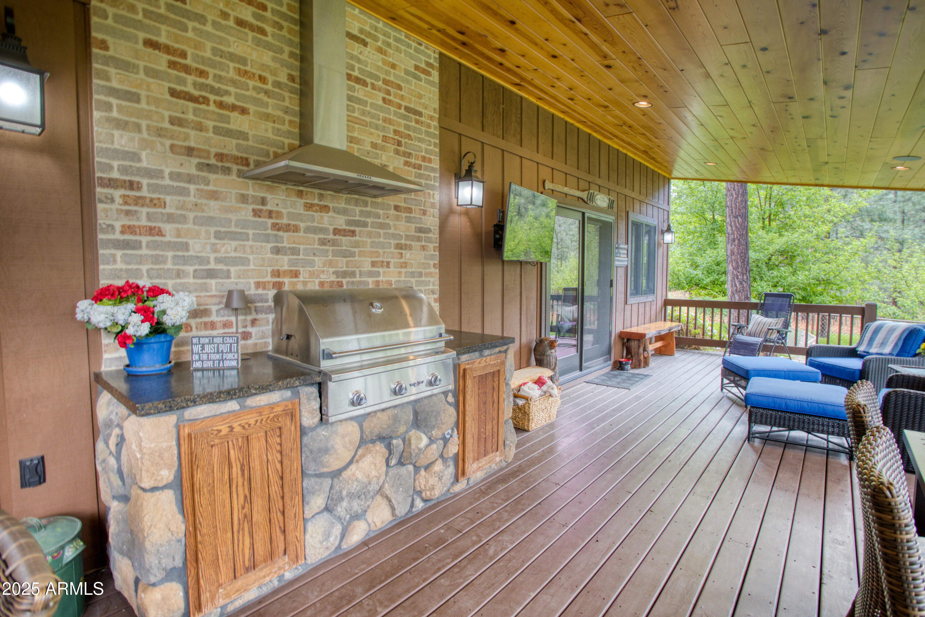 3437 RED ROBIN Road