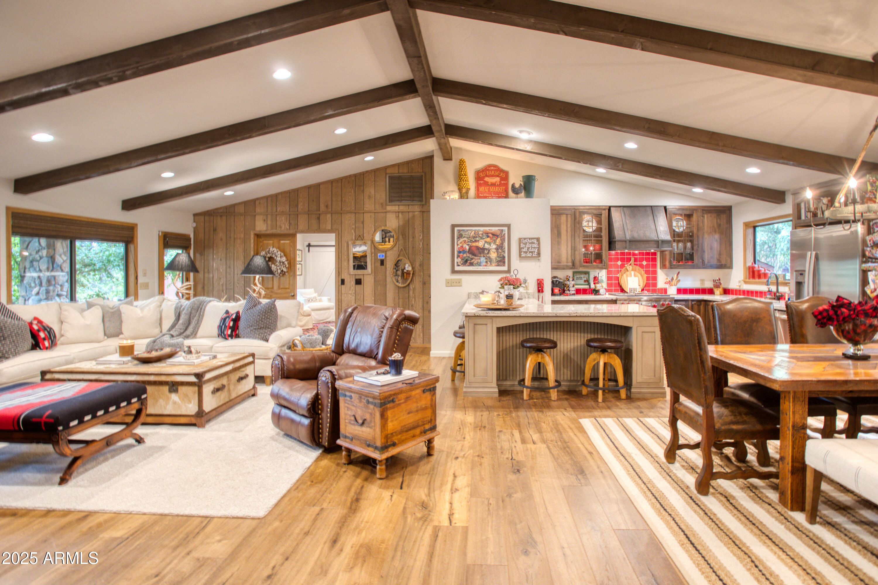 3437 RED ROBIN Road