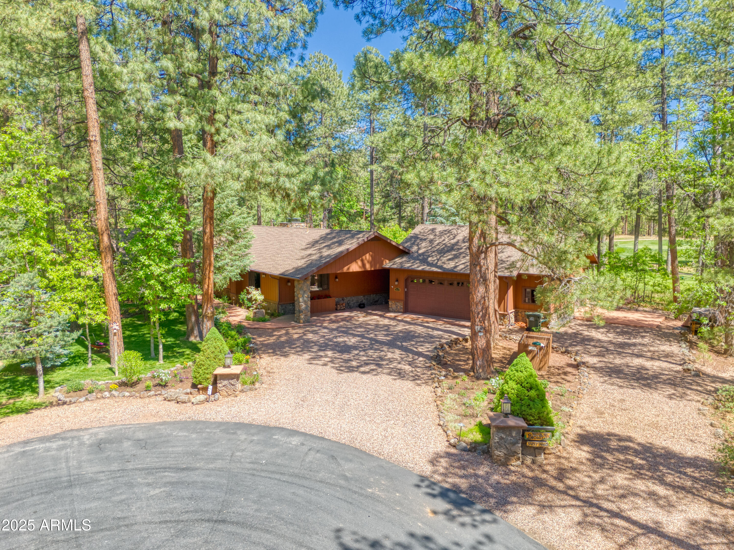 3437 RED ROBIN Road