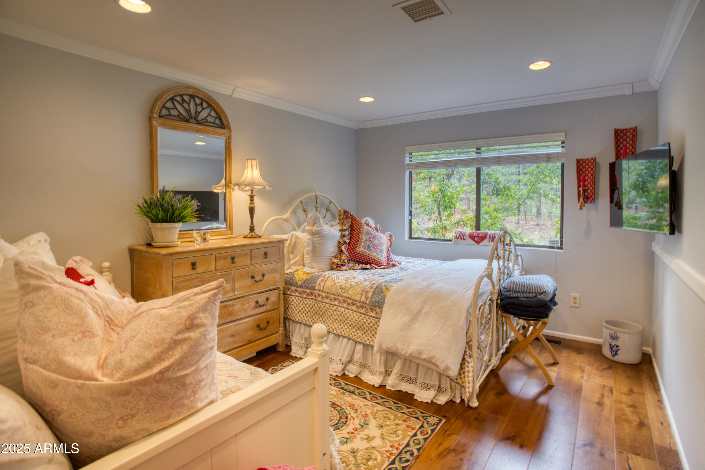 3437 RED ROBIN Road