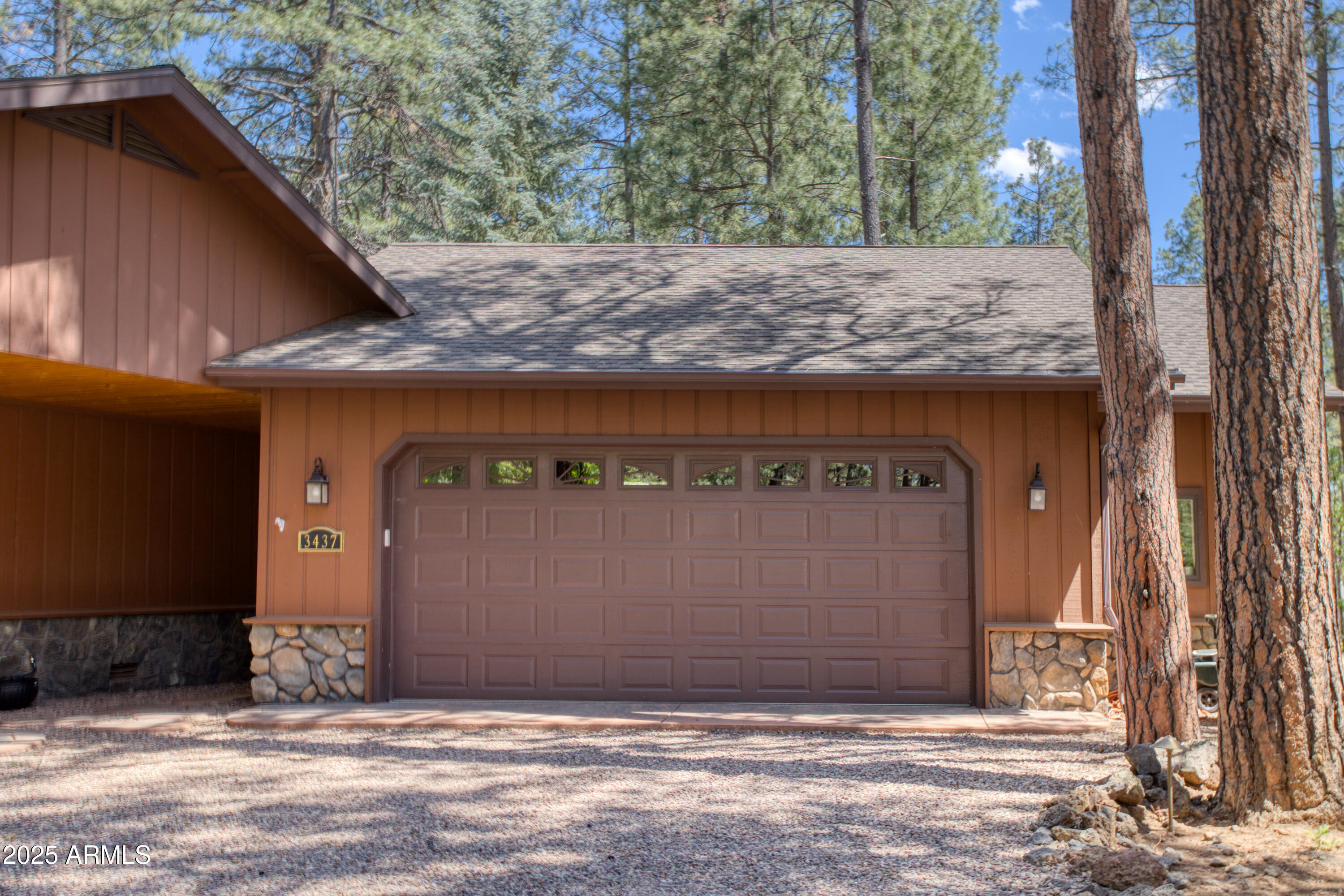 3437 RED ROBIN Road