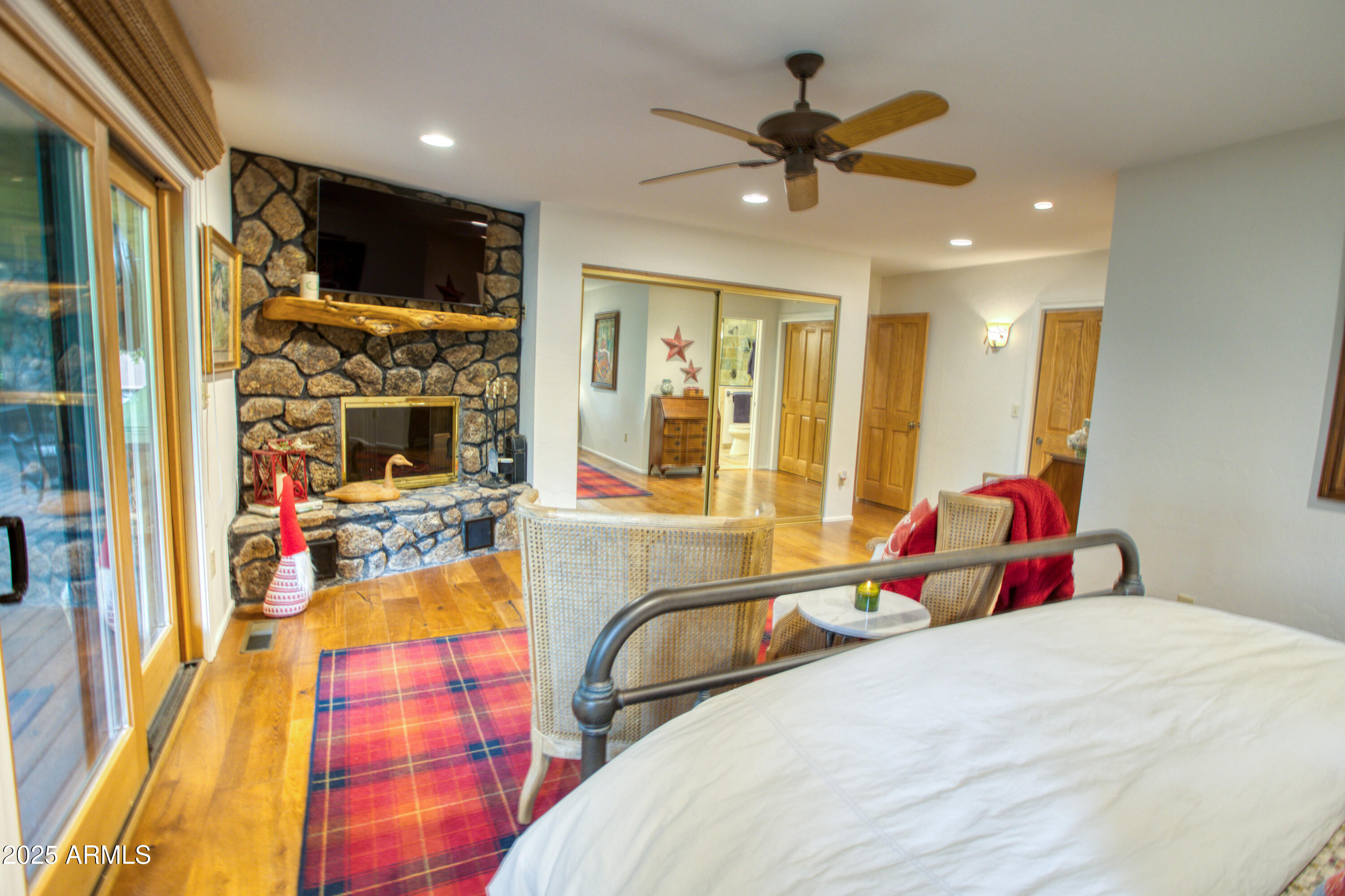 3437 RED ROBIN Road