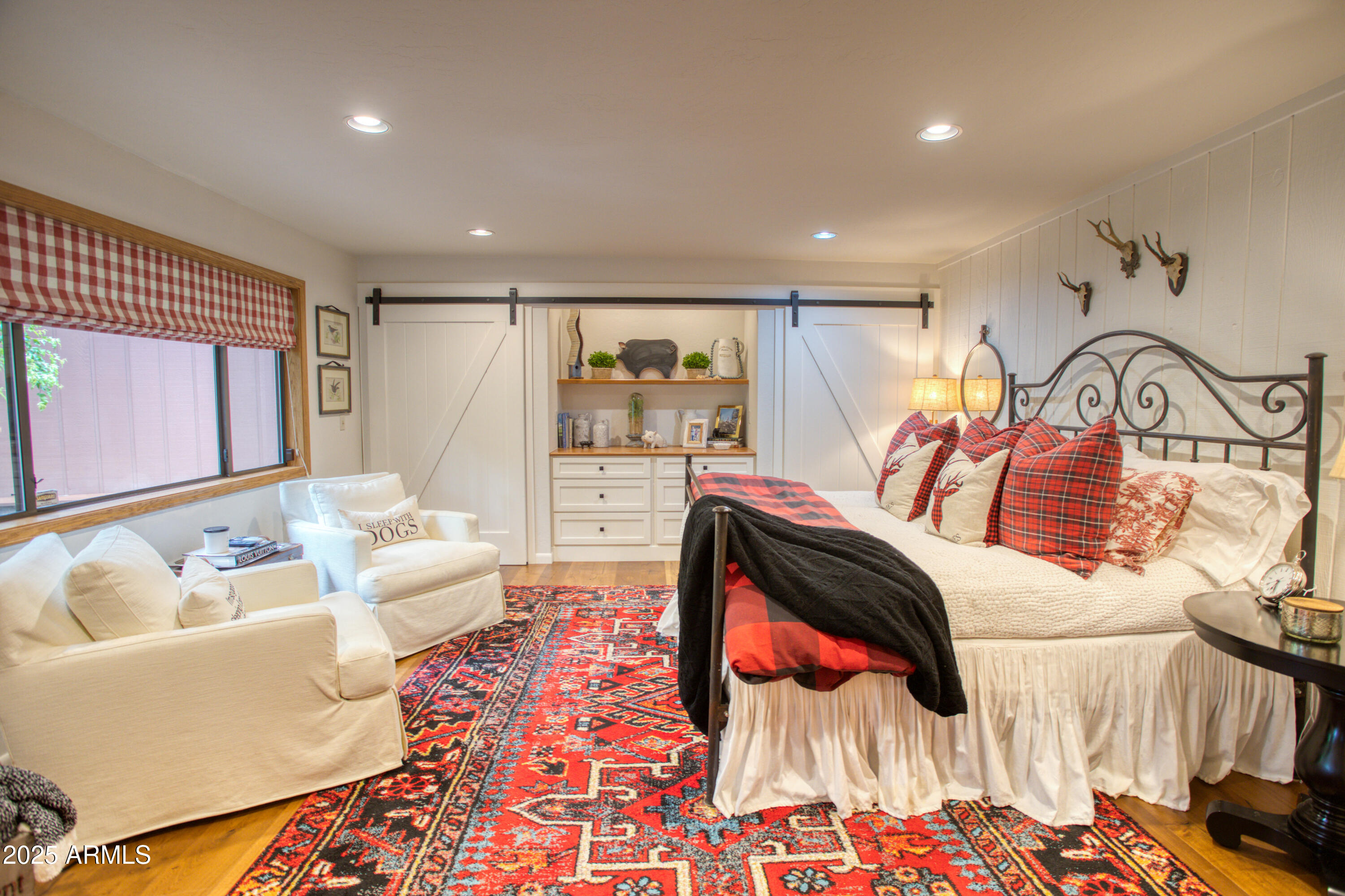 3437 RED ROBIN Road
