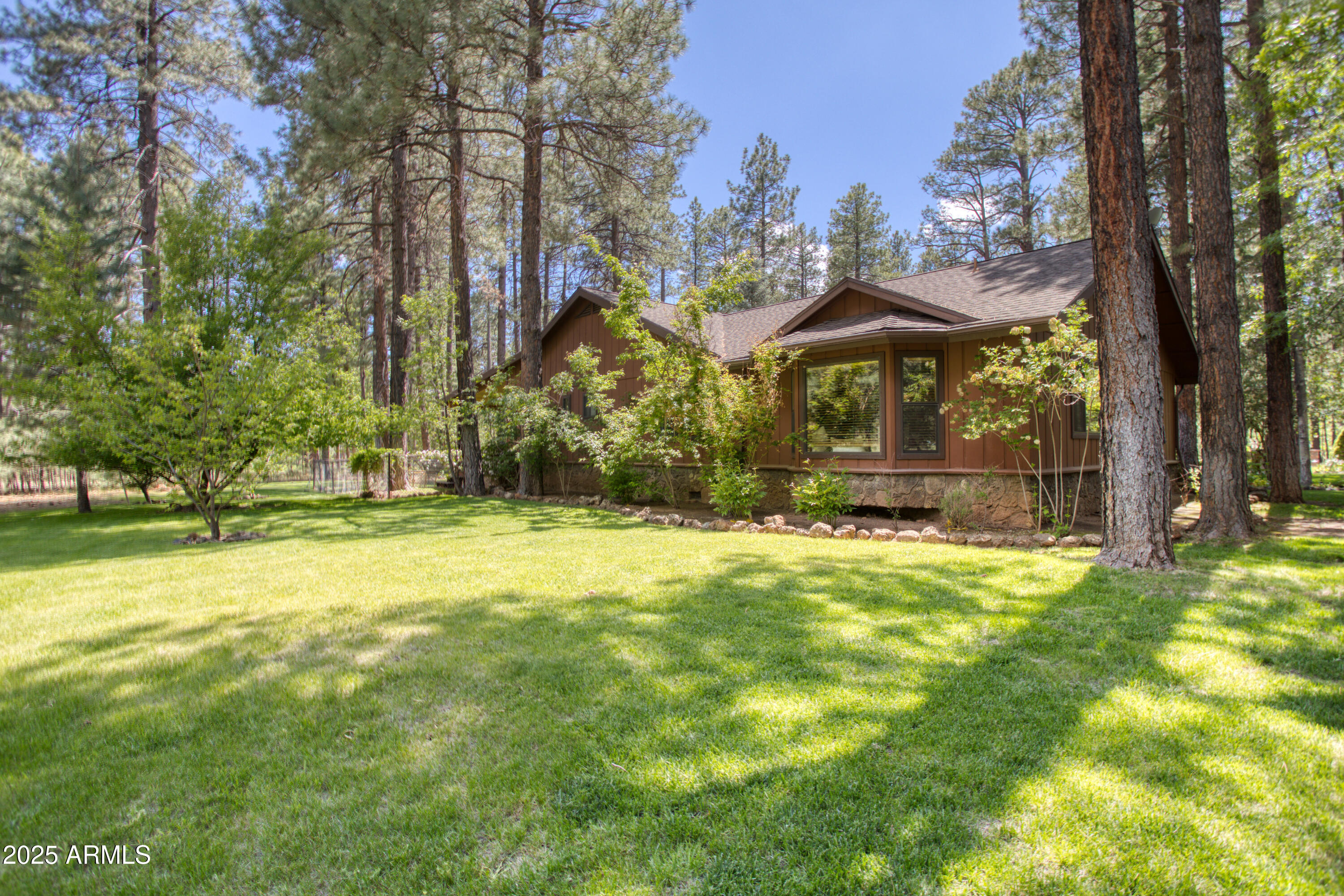 3437 RED ROBIN Road