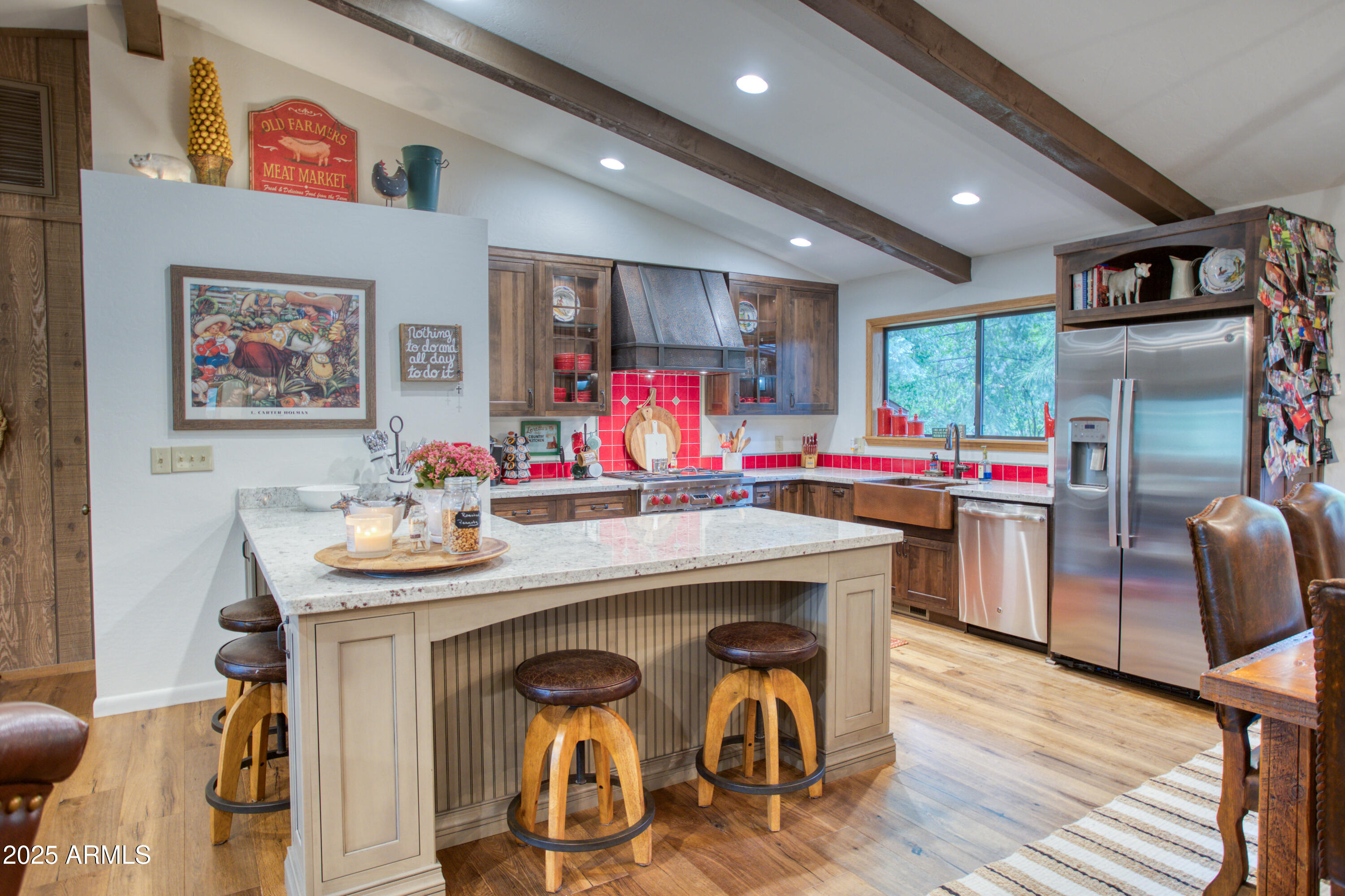3437 RED ROBIN Road
