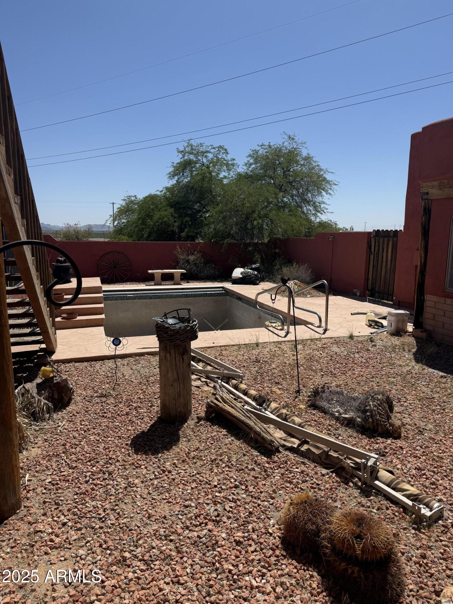 25449 W PUEBLO Avenue