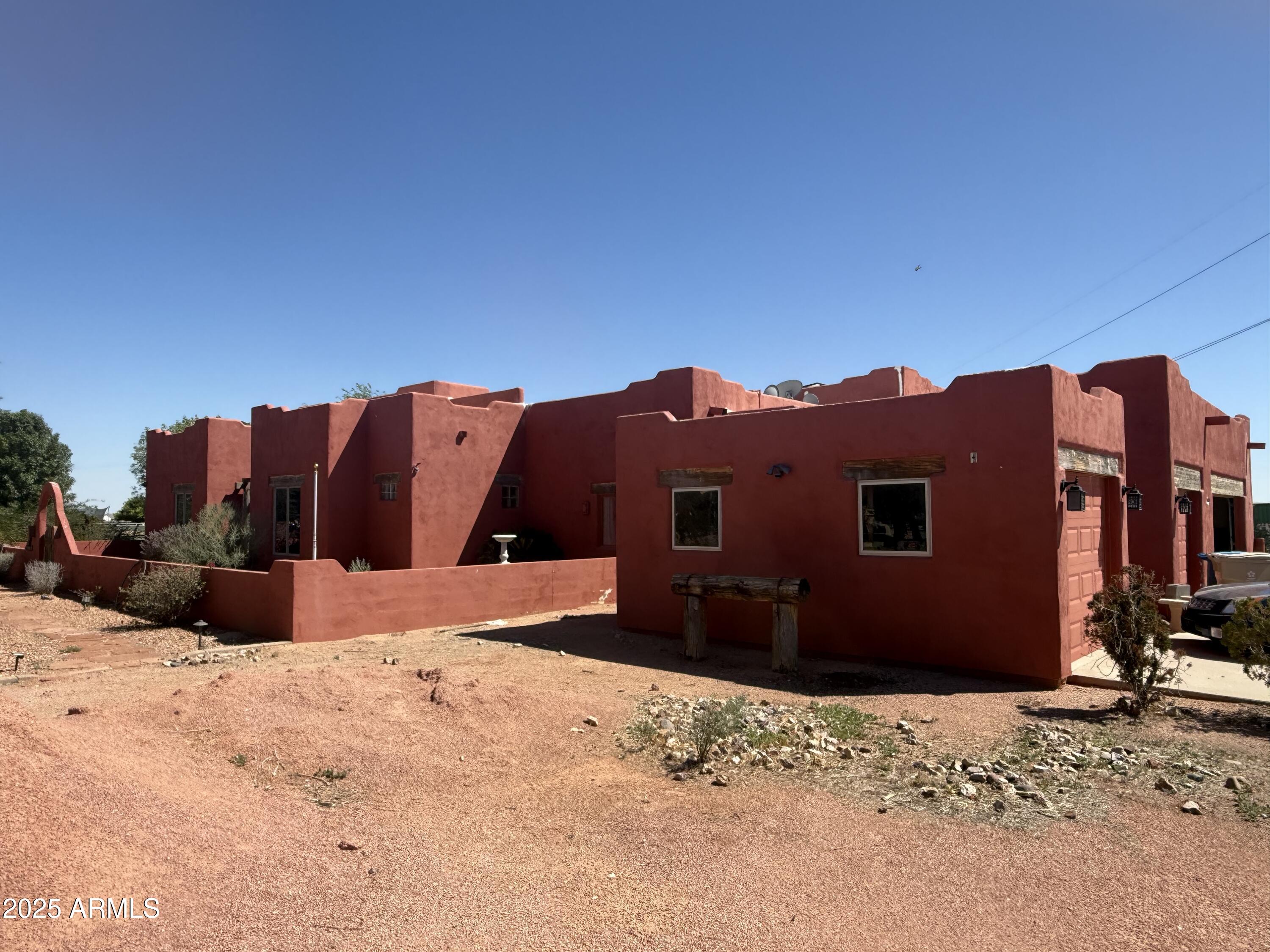 25449 W PUEBLO Avenue