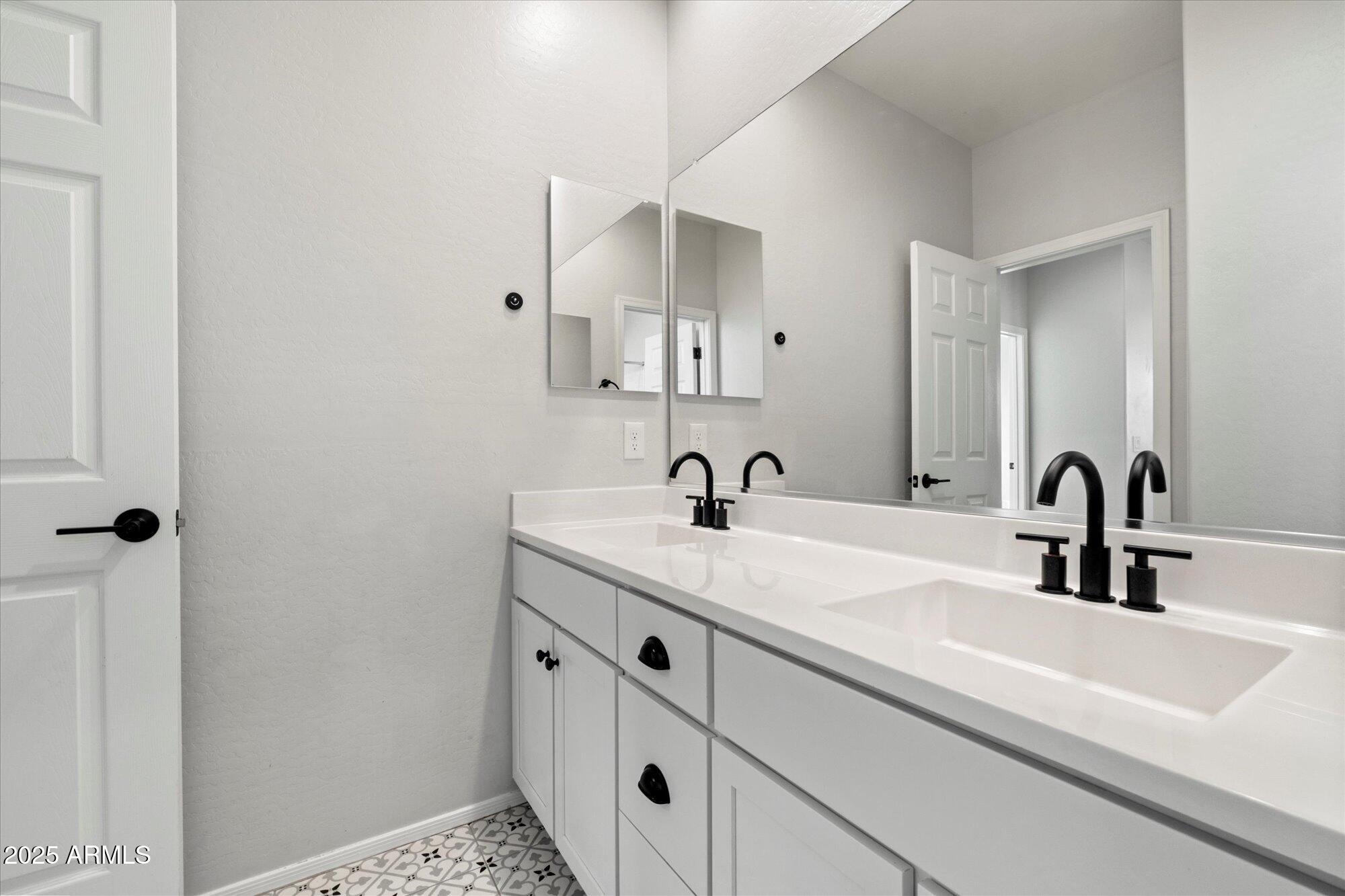 23088 E Camina Buena Vista