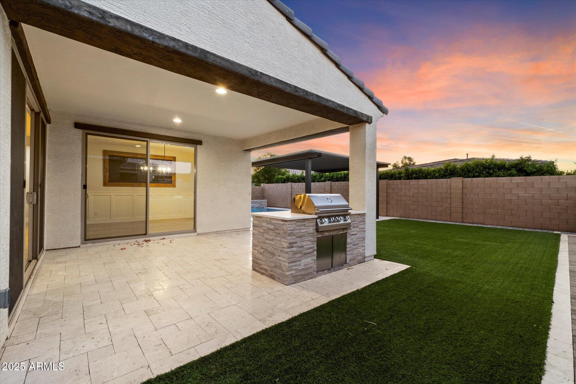 23088 E Camina Buena Vista