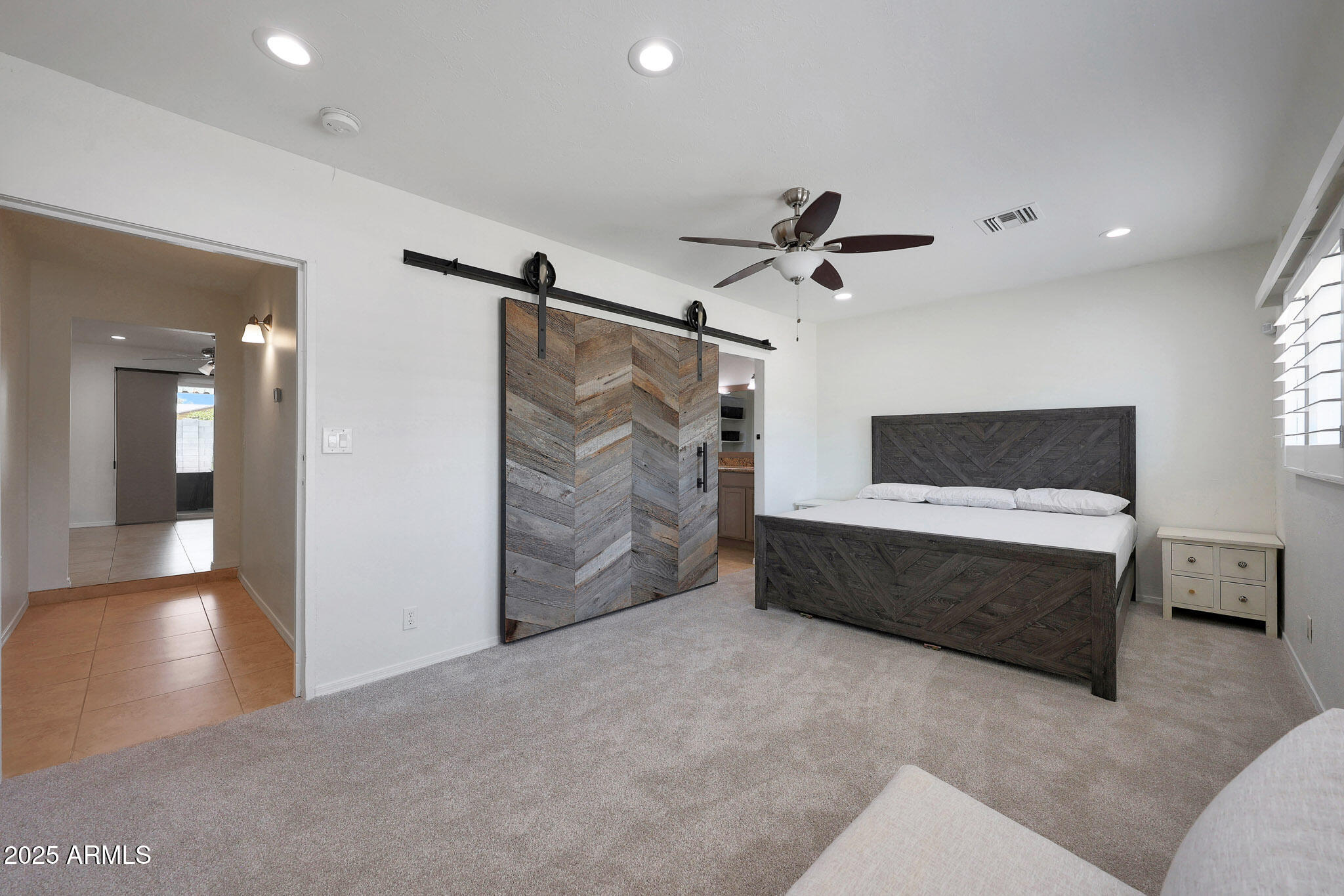 2809 E SHANGRI LA Road
