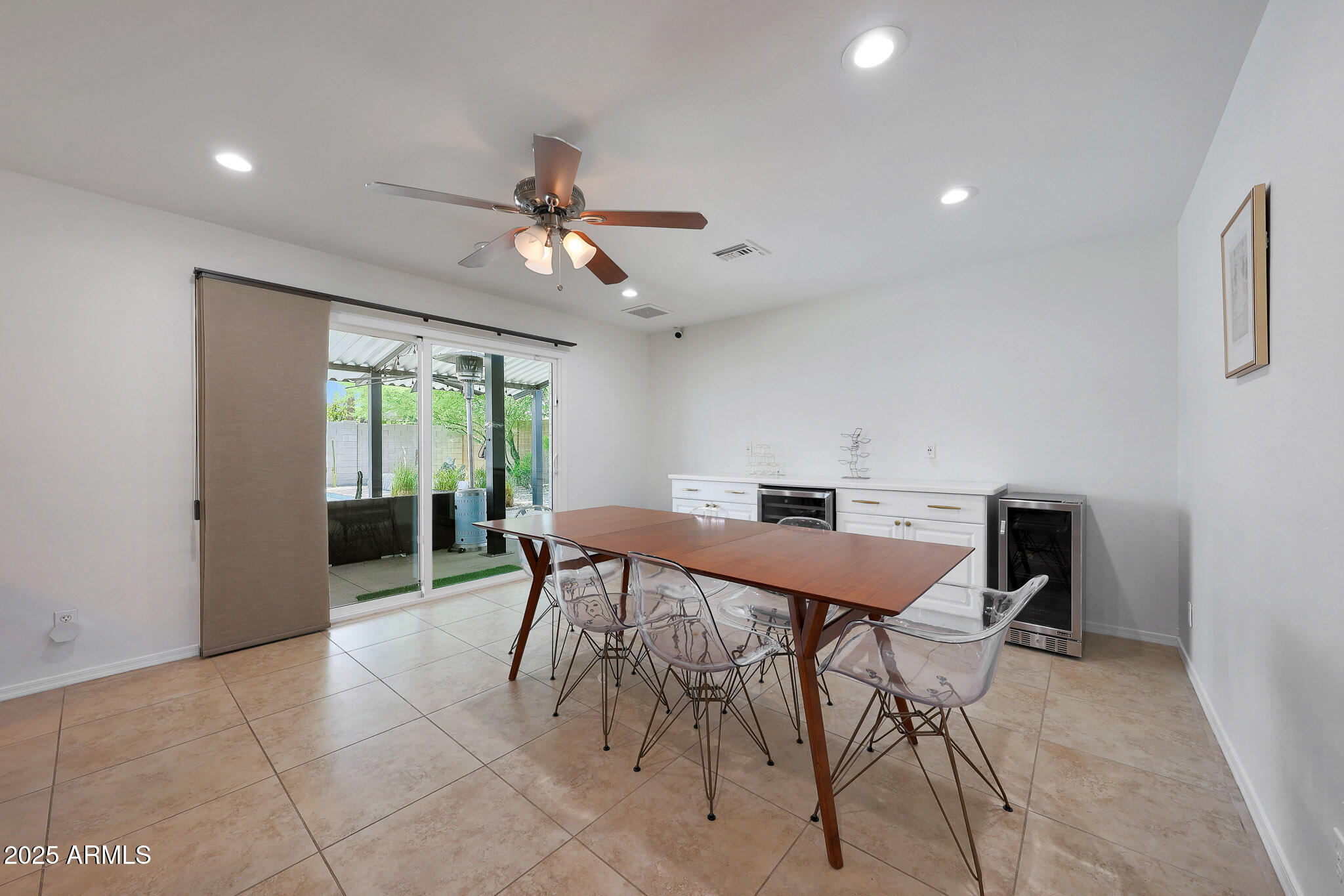2809 E SHANGRI LA Road