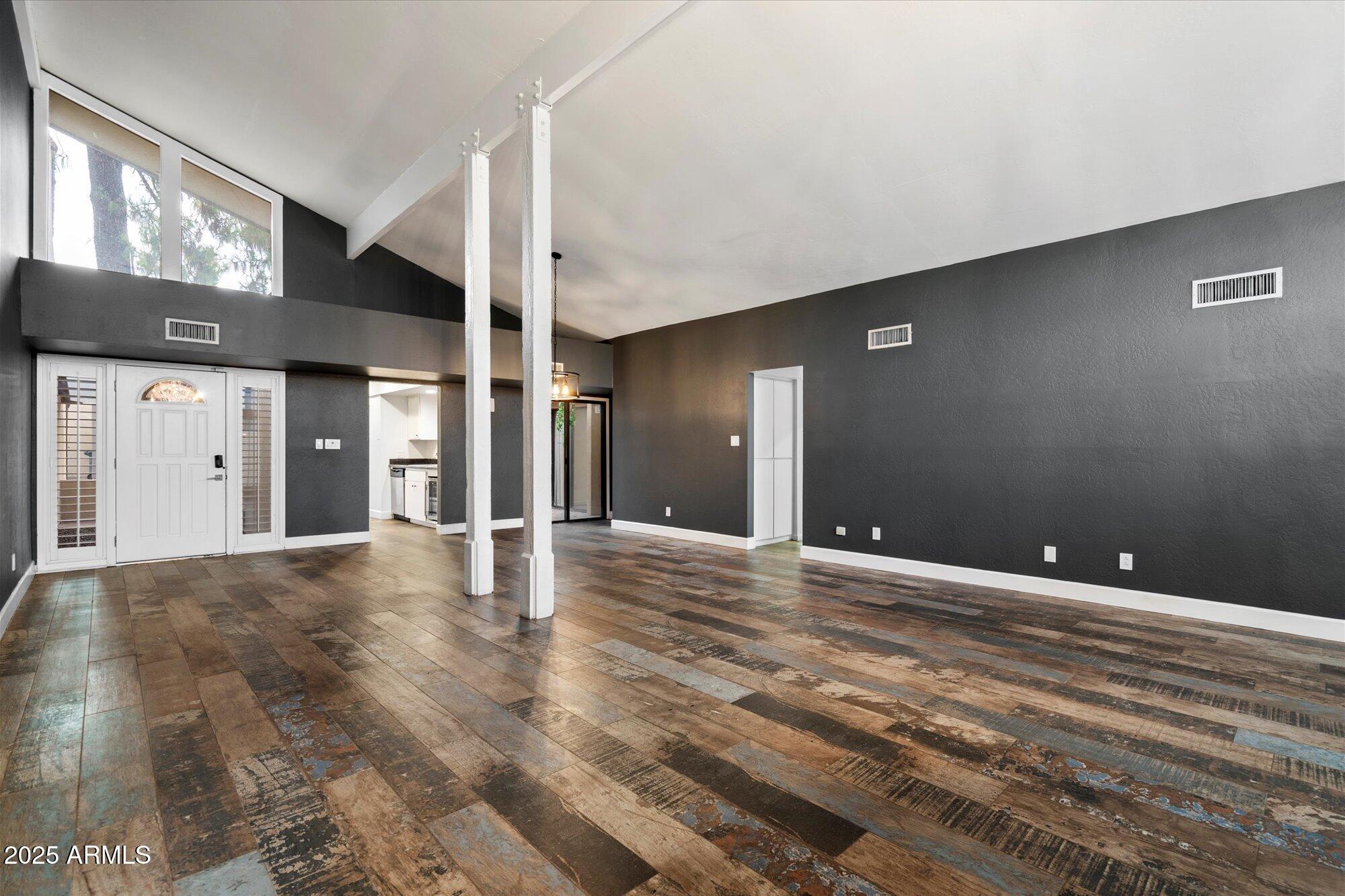 705 E Gardenia Drive