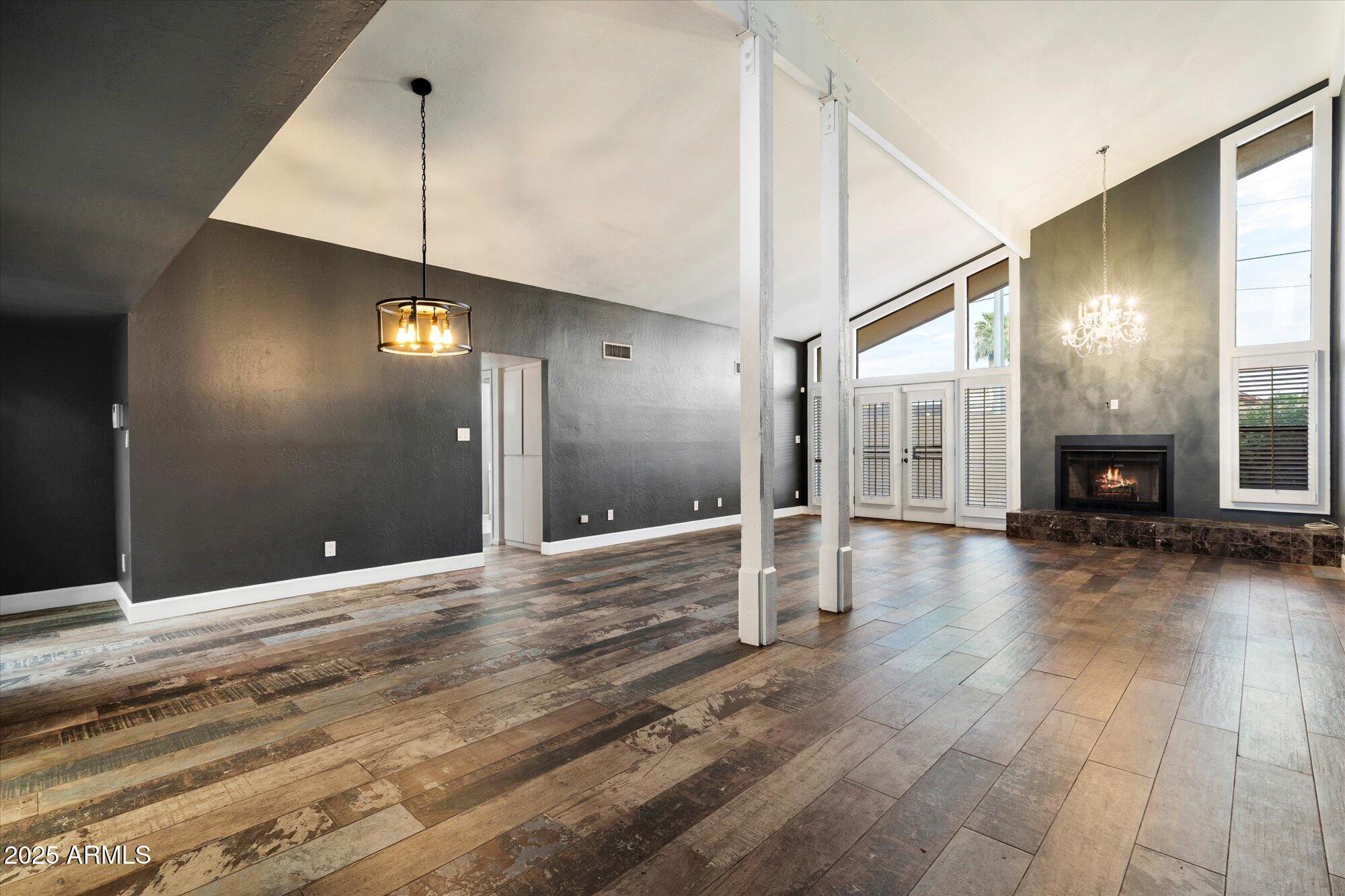 705 E Gardenia Drive