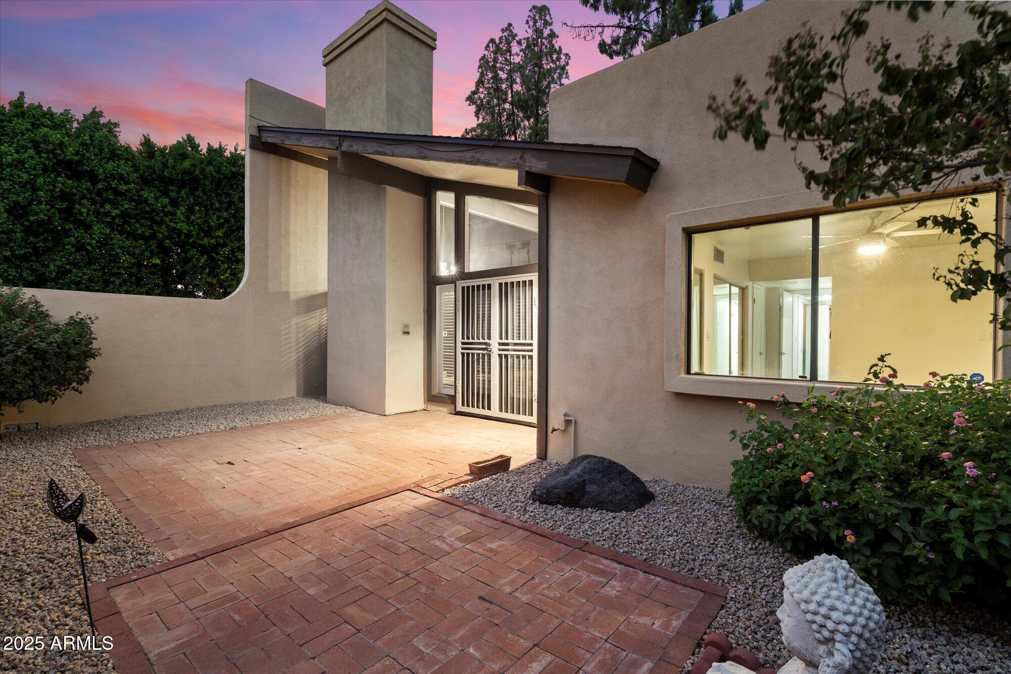 705 E Gardenia Drive