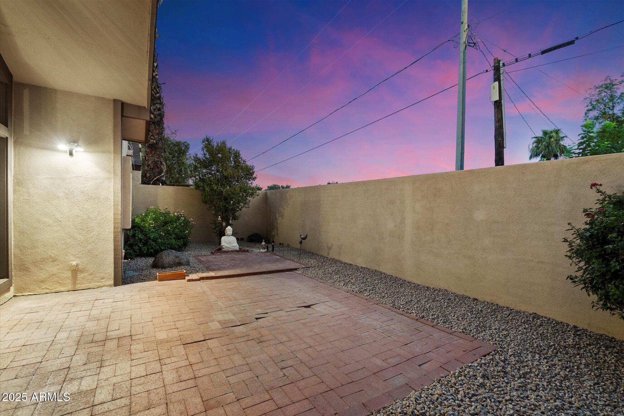 705 E Gardenia Drive