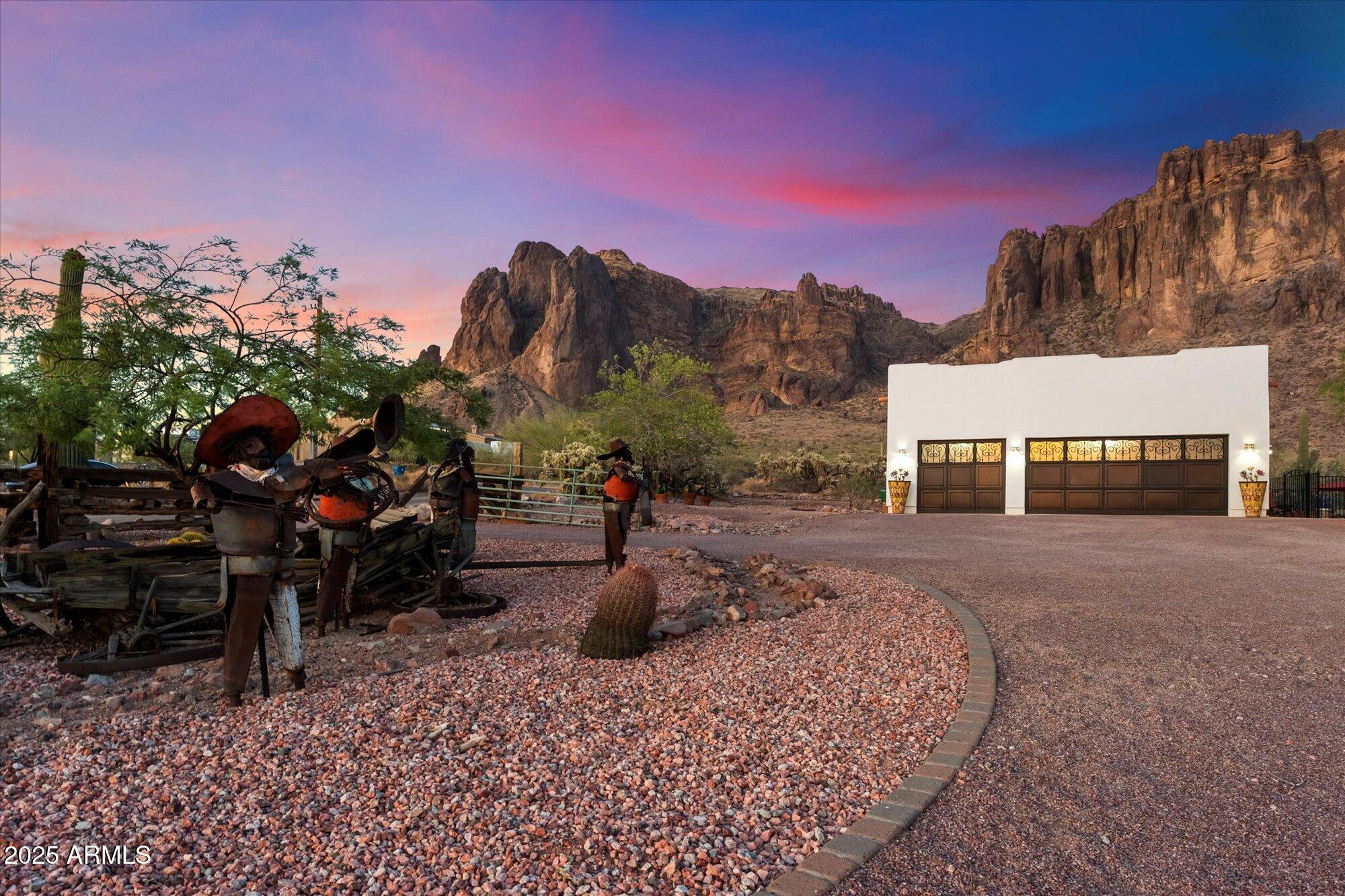 6275 E JACOB WALTZ Street