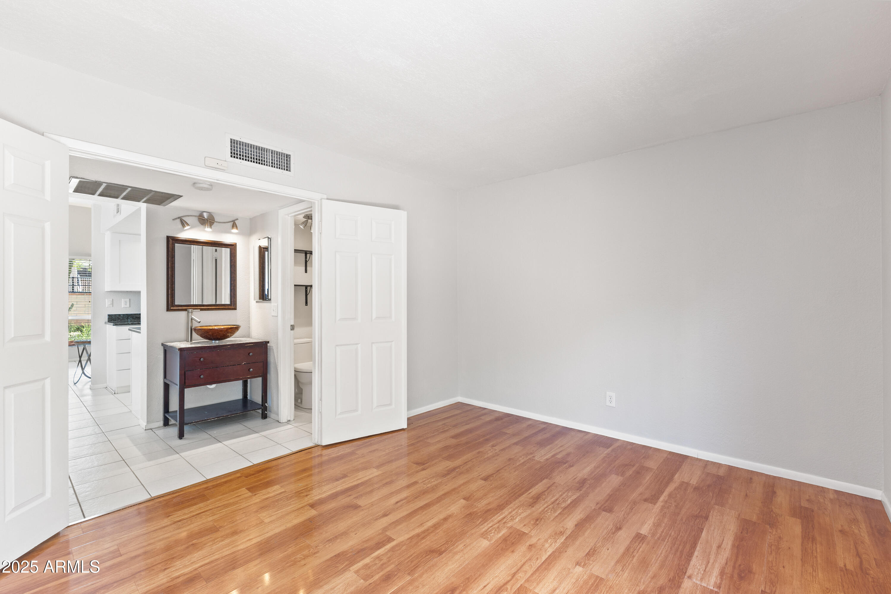 4540 N 44TH Street, 36