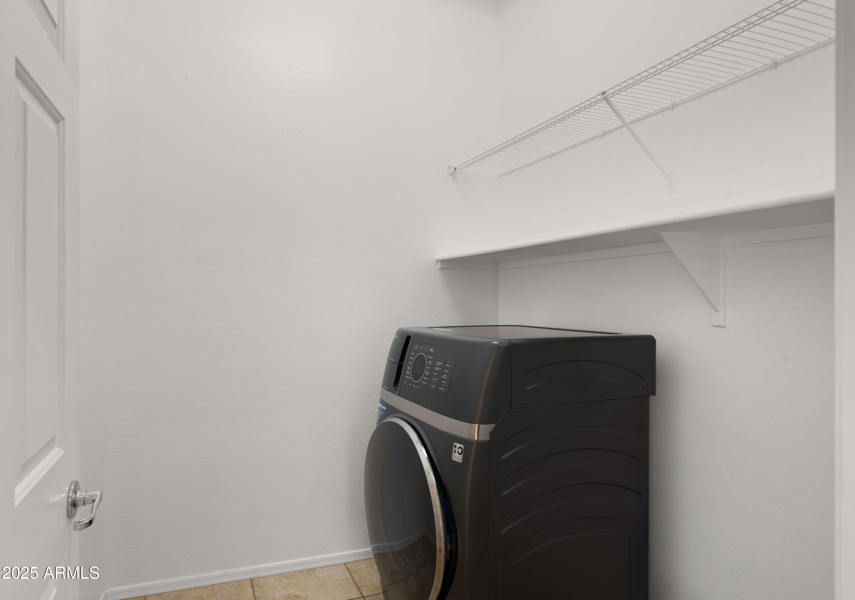 886 E BUCKINGHAM Avenue