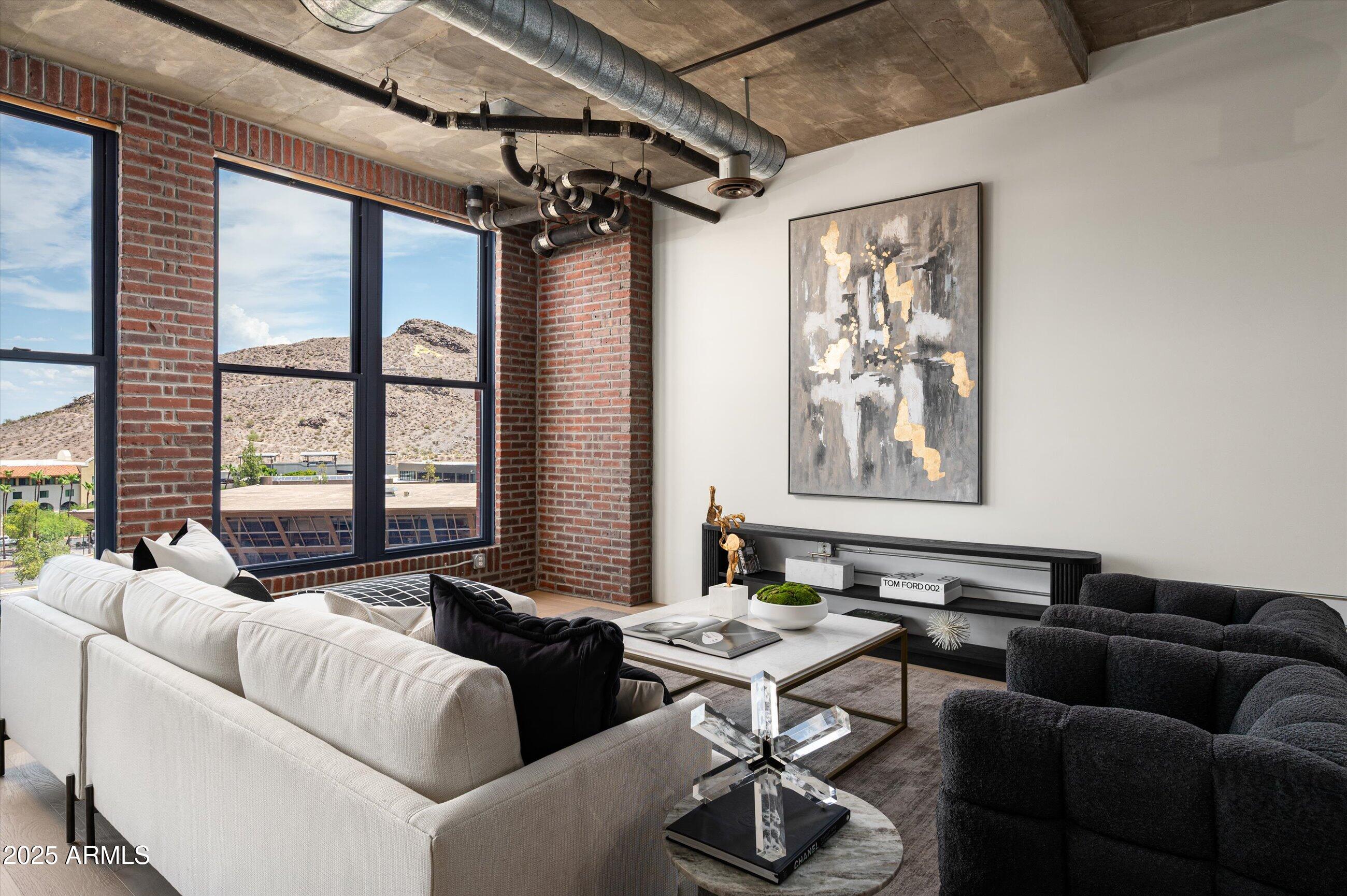 21 E 6TH Street, 616