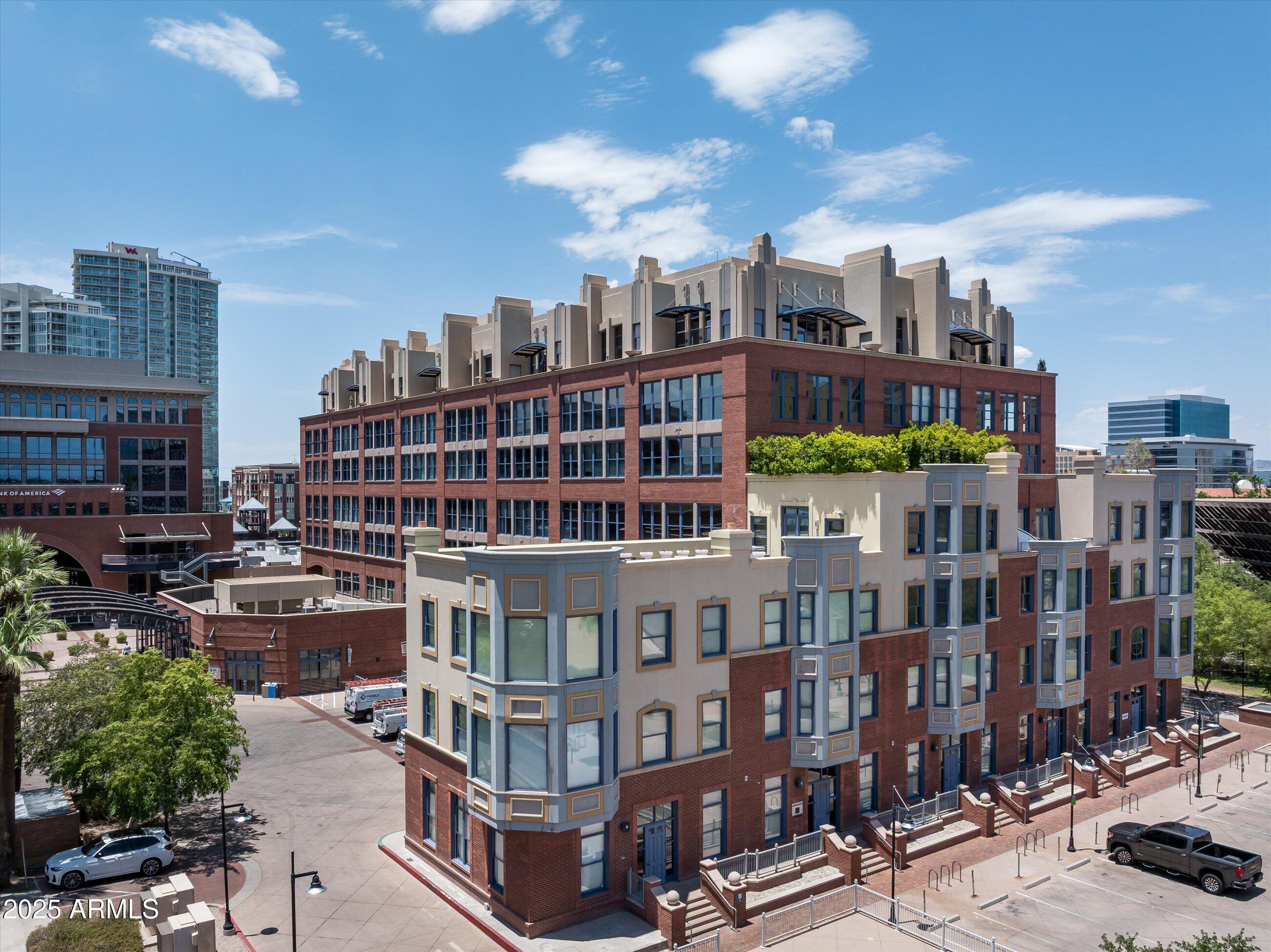 21 E 6TH Street, 616