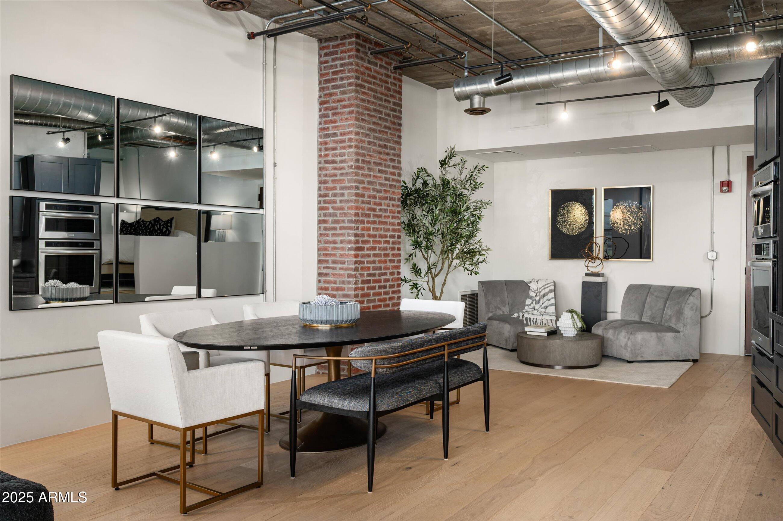 21 E 6TH Street, 616