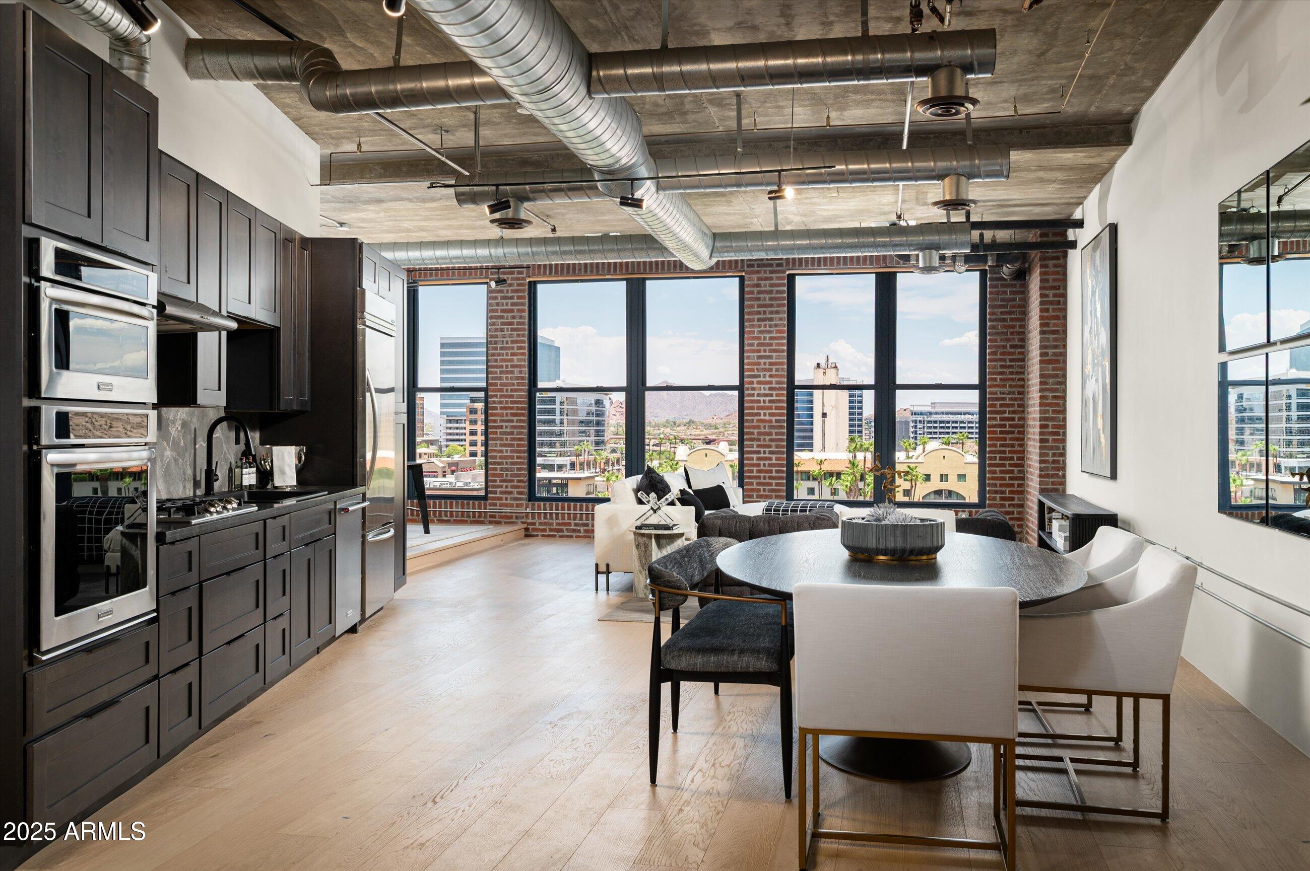 21 E 6TH Street, 616