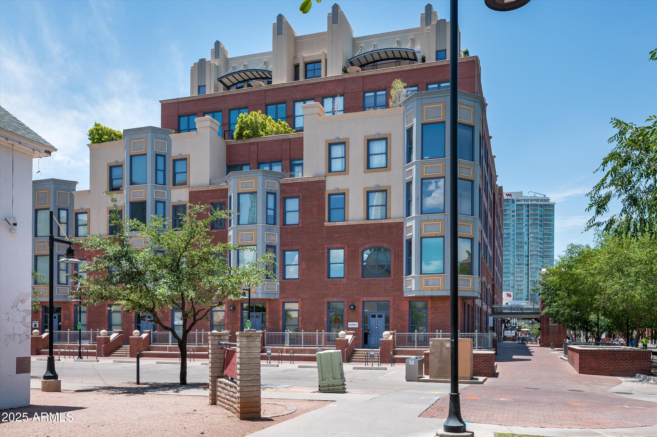 21 E 6TH Street, 616