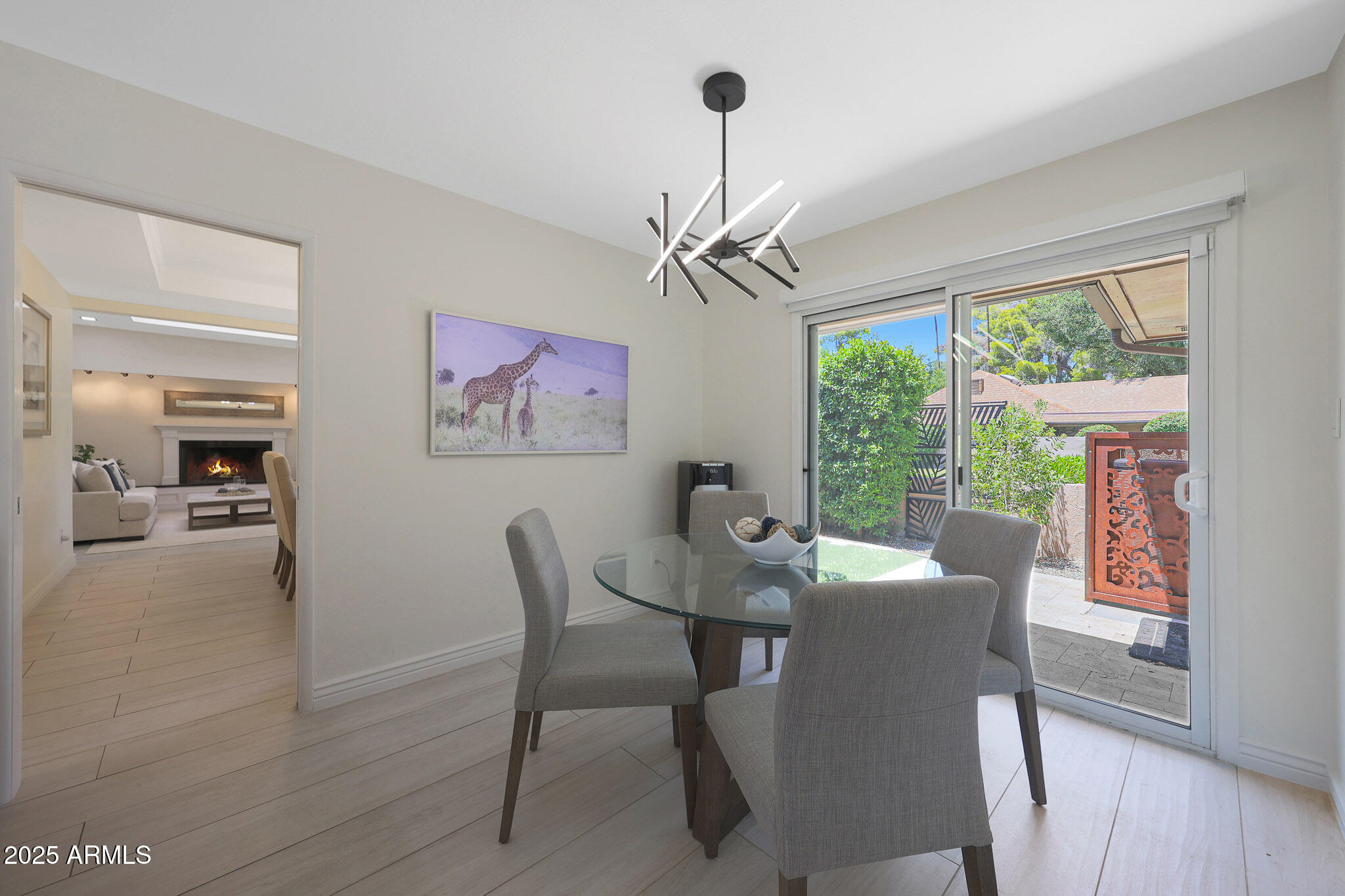 2101 E PASADENA Avenue