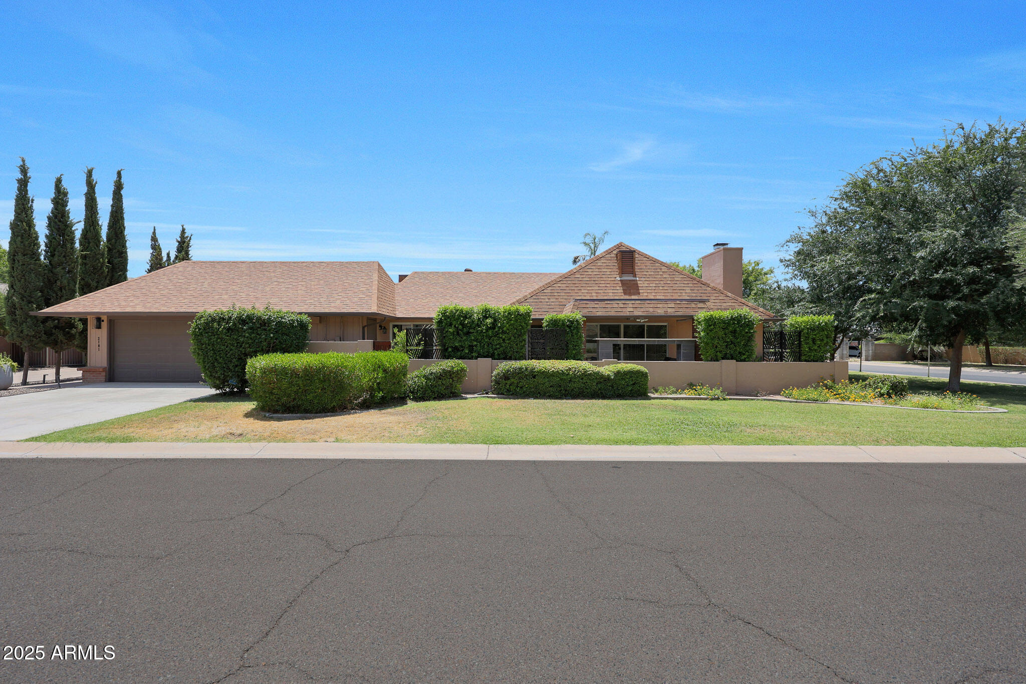 2101 E PASADENA Avenue