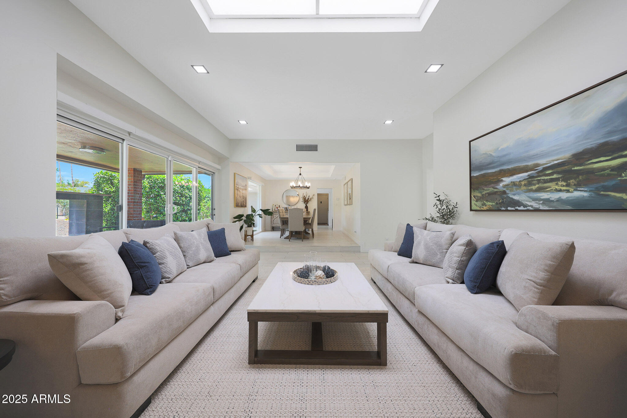 2101 E PASADENA Avenue