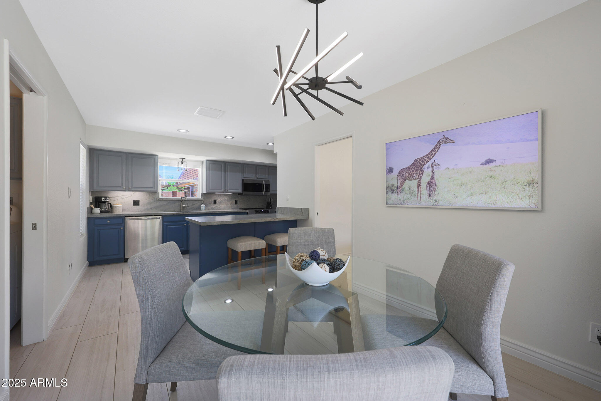 2101 E PASADENA Avenue