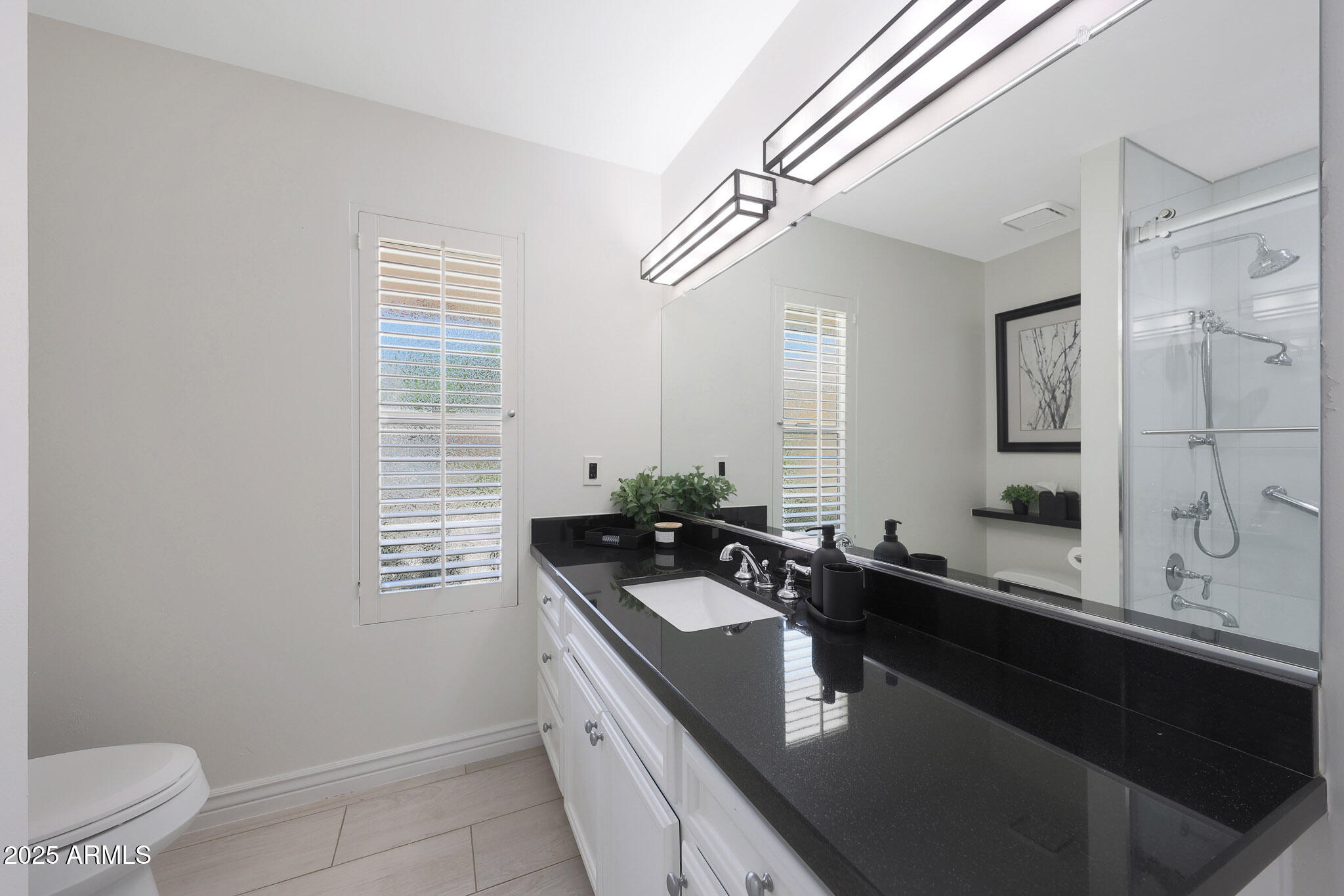 2101 E PASADENA Avenue