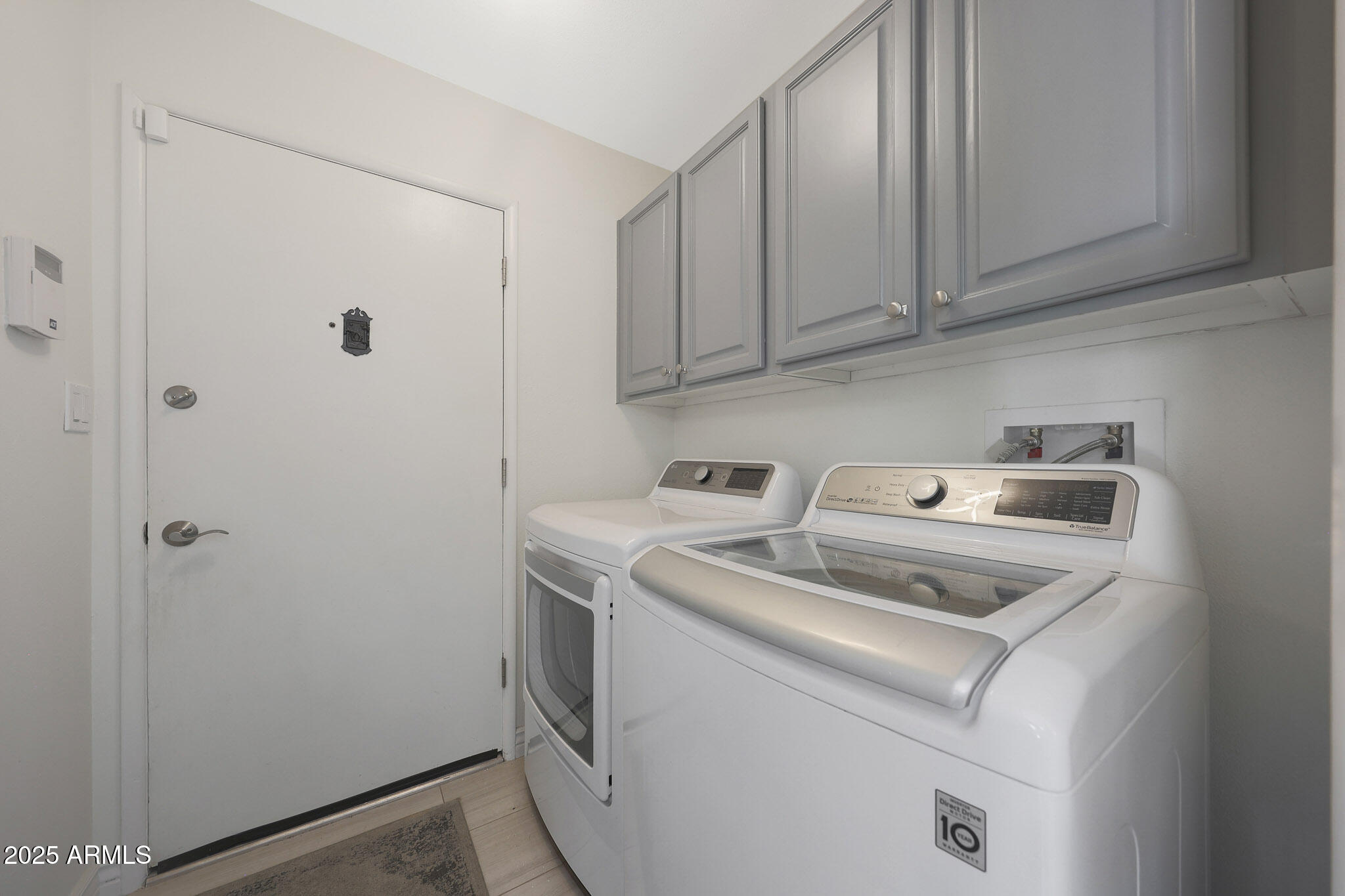 2101 E PASADENA Avenue