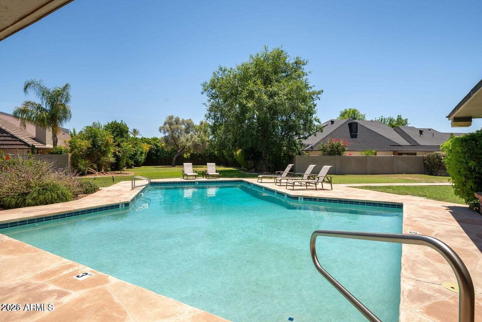 2101 E PASADENA Avenue