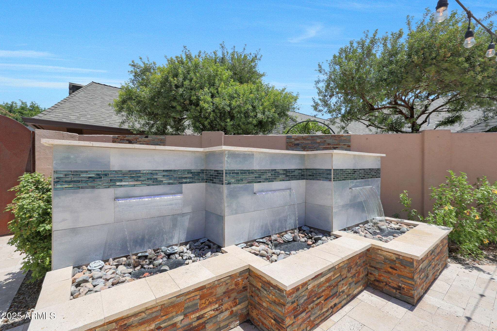 2101 E PASADENA Avenue