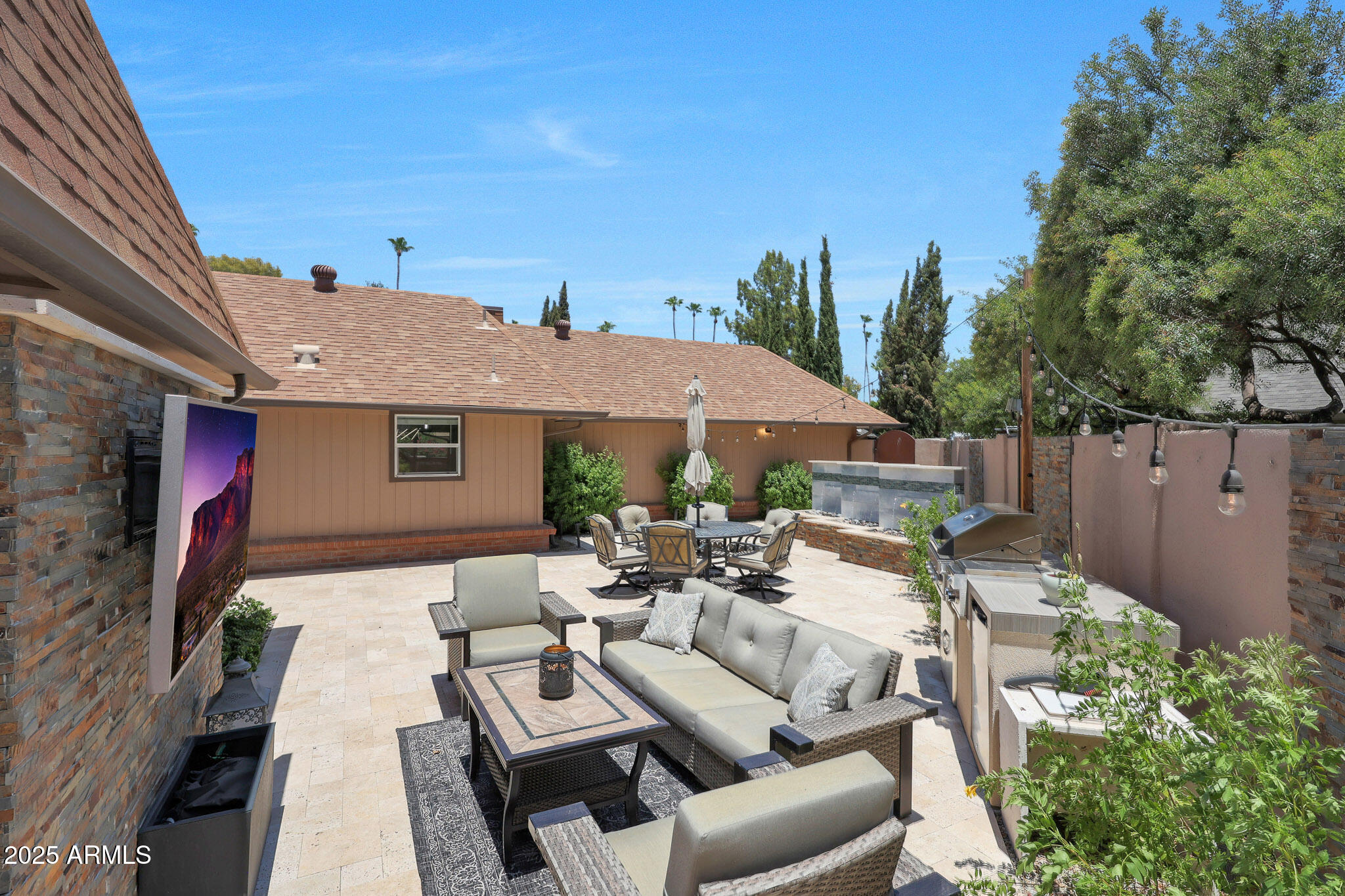 2101 E PASADENA Avenue