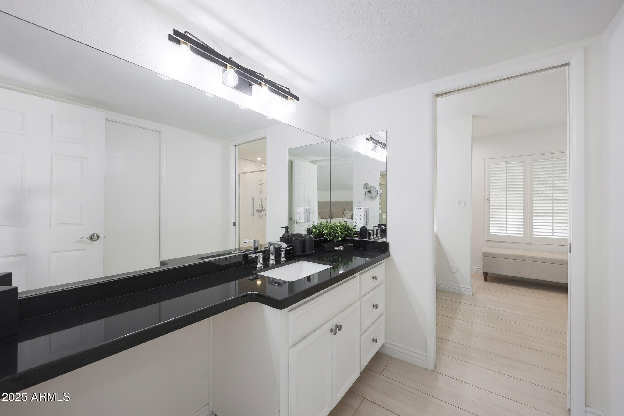 2101 E PASADENA Avenue