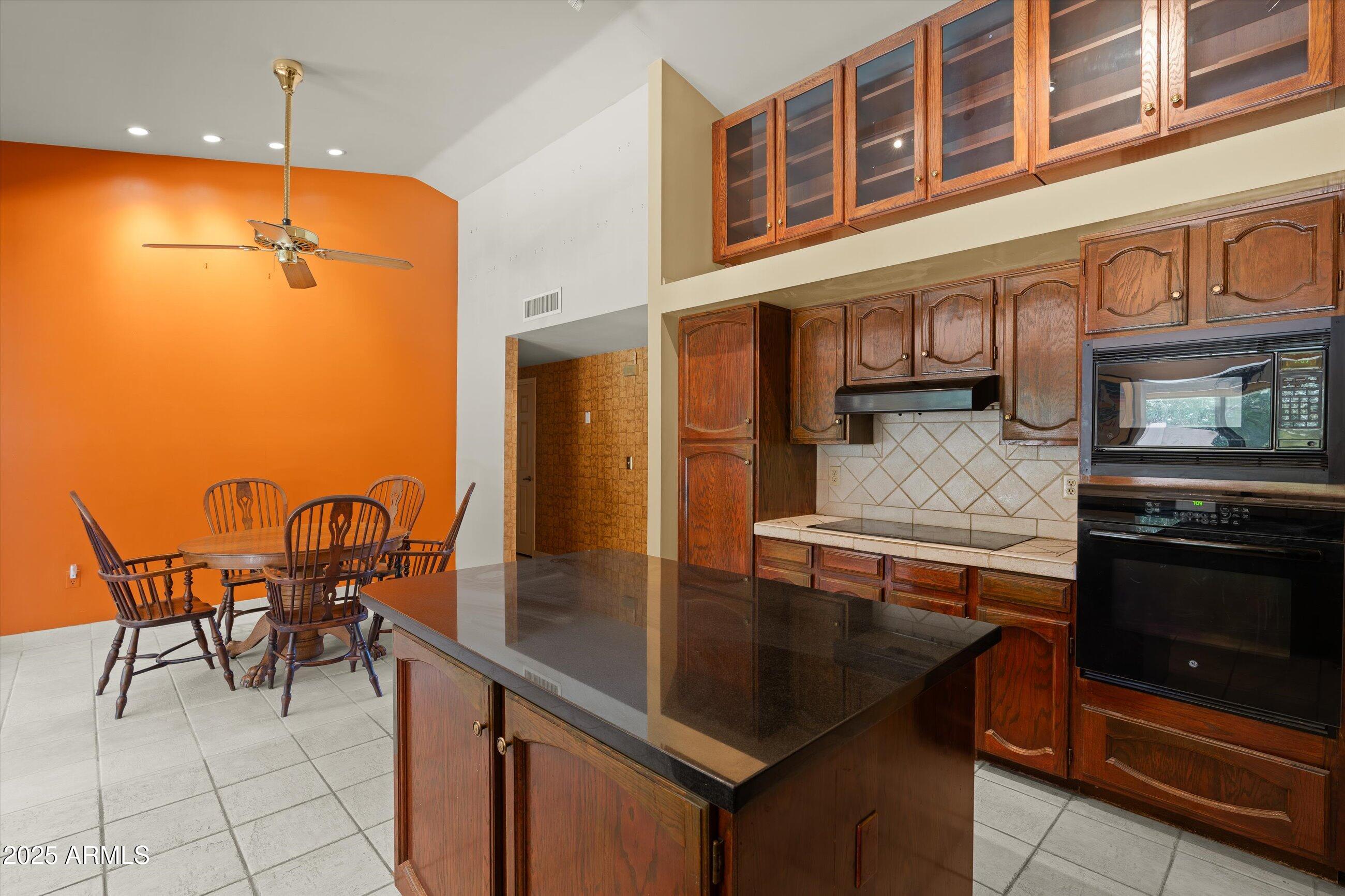 10052 N 76TH Place