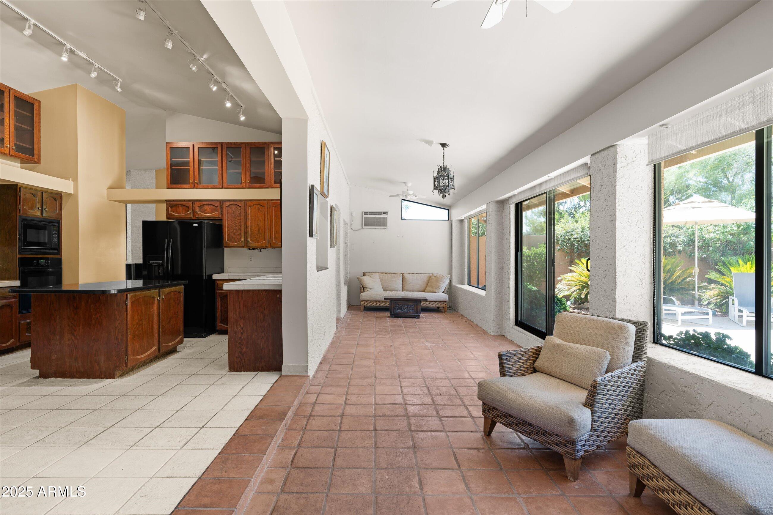 10052 N 76TH Place