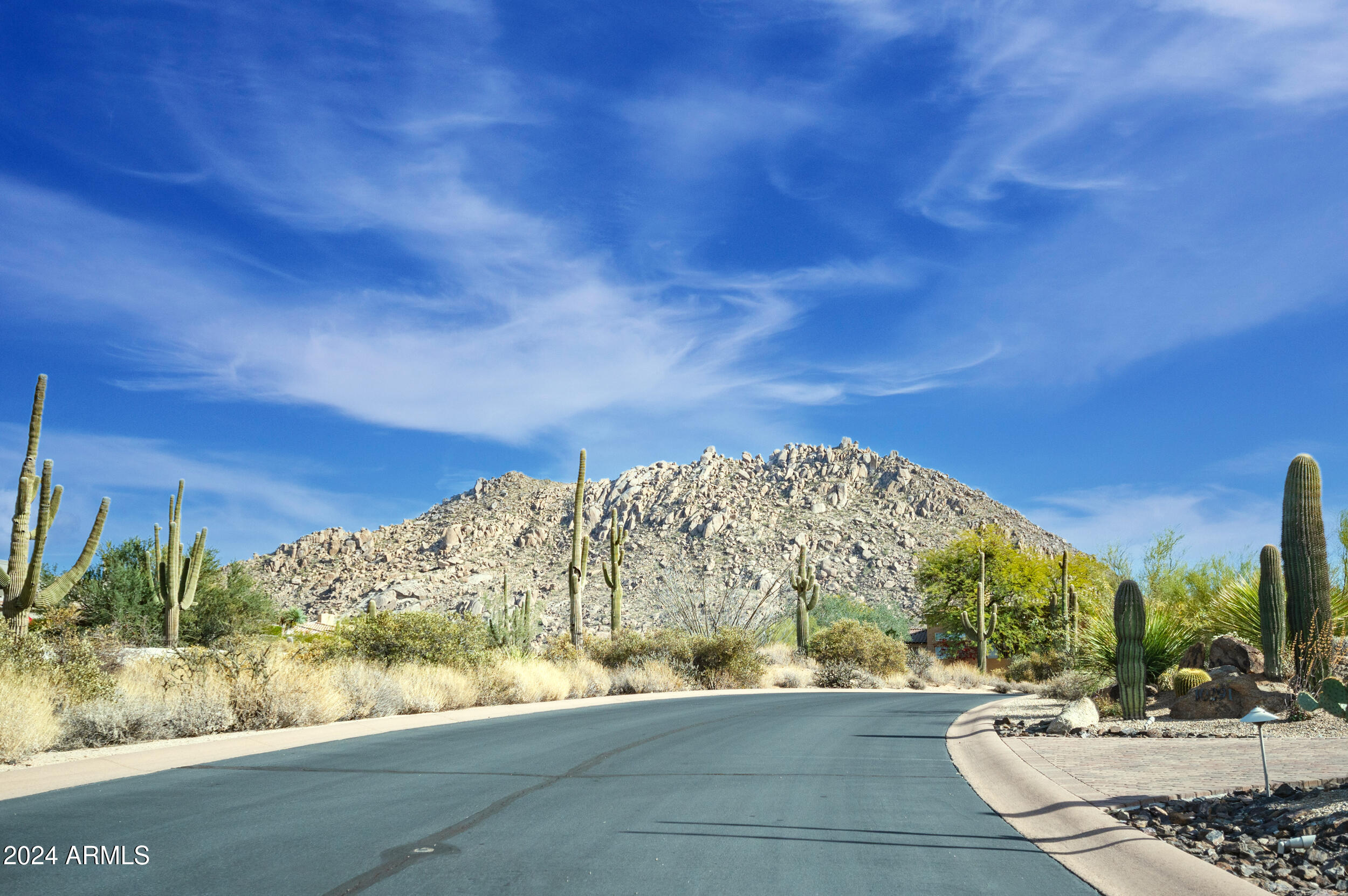 10326 E BUCKSKIN Trail