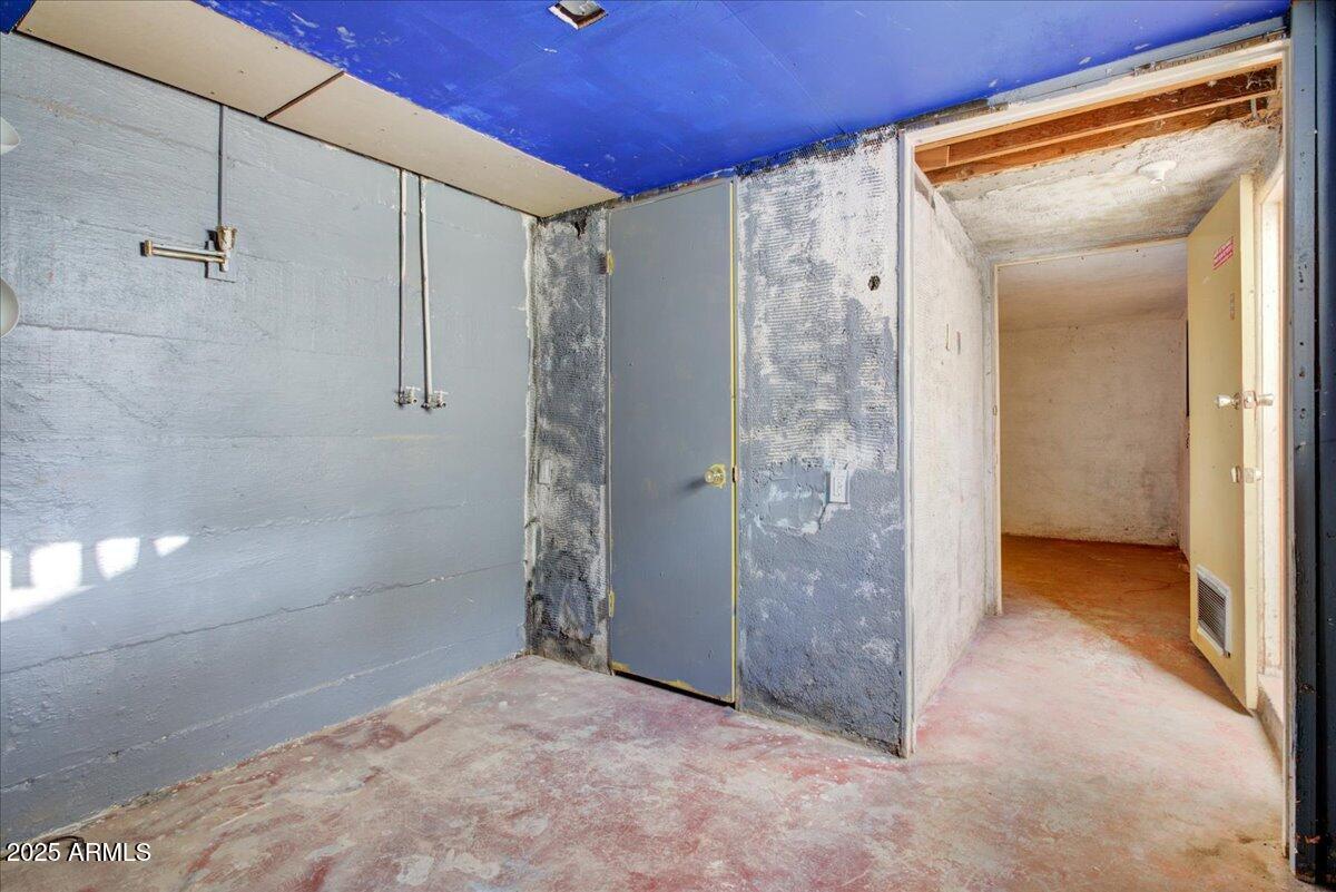 440 W 1ST Street